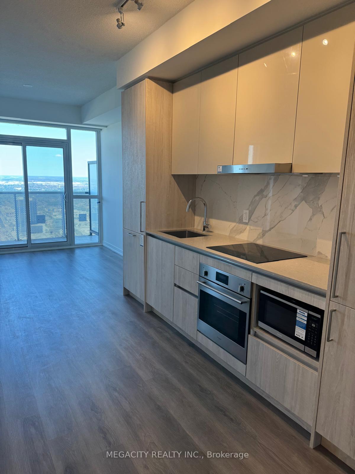 Photo 5 of Unit 6108, 225 commerce st Street S, Vaughan, Concord — HOMEH