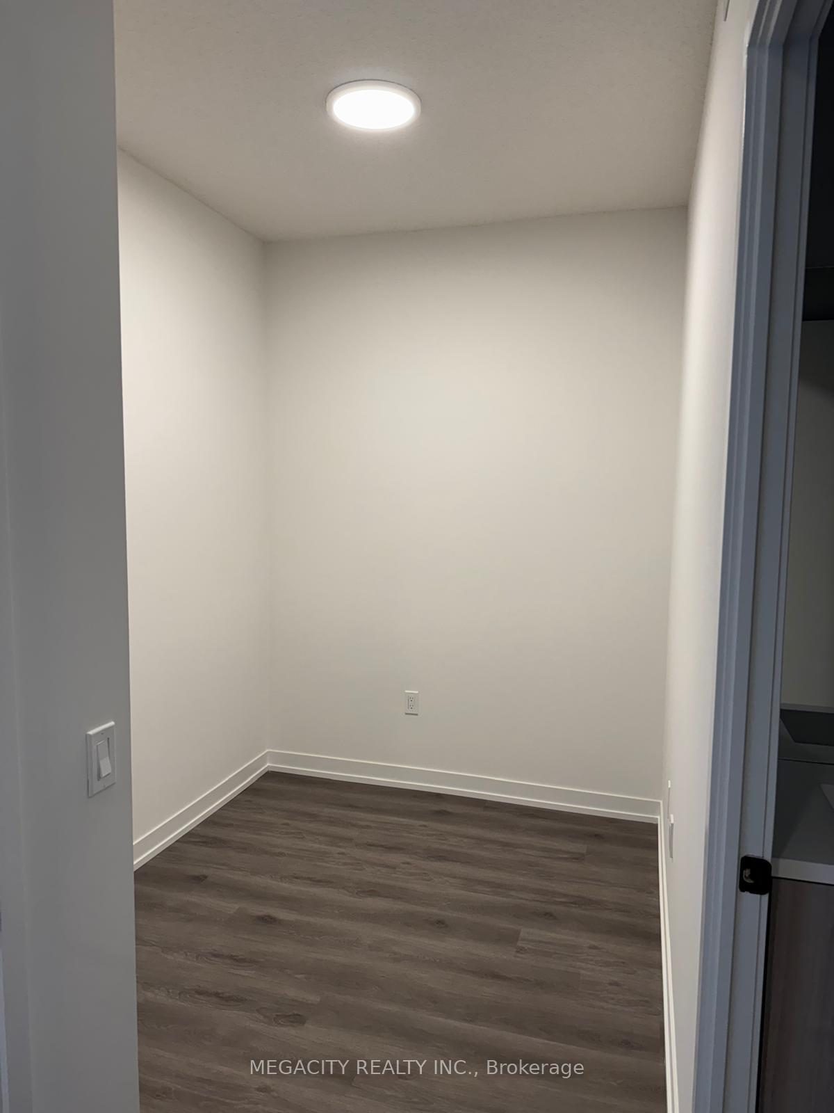 Photo 7 of Unit 6108, 225 commerce st Street S, Vaughan, Concord — HOMEH