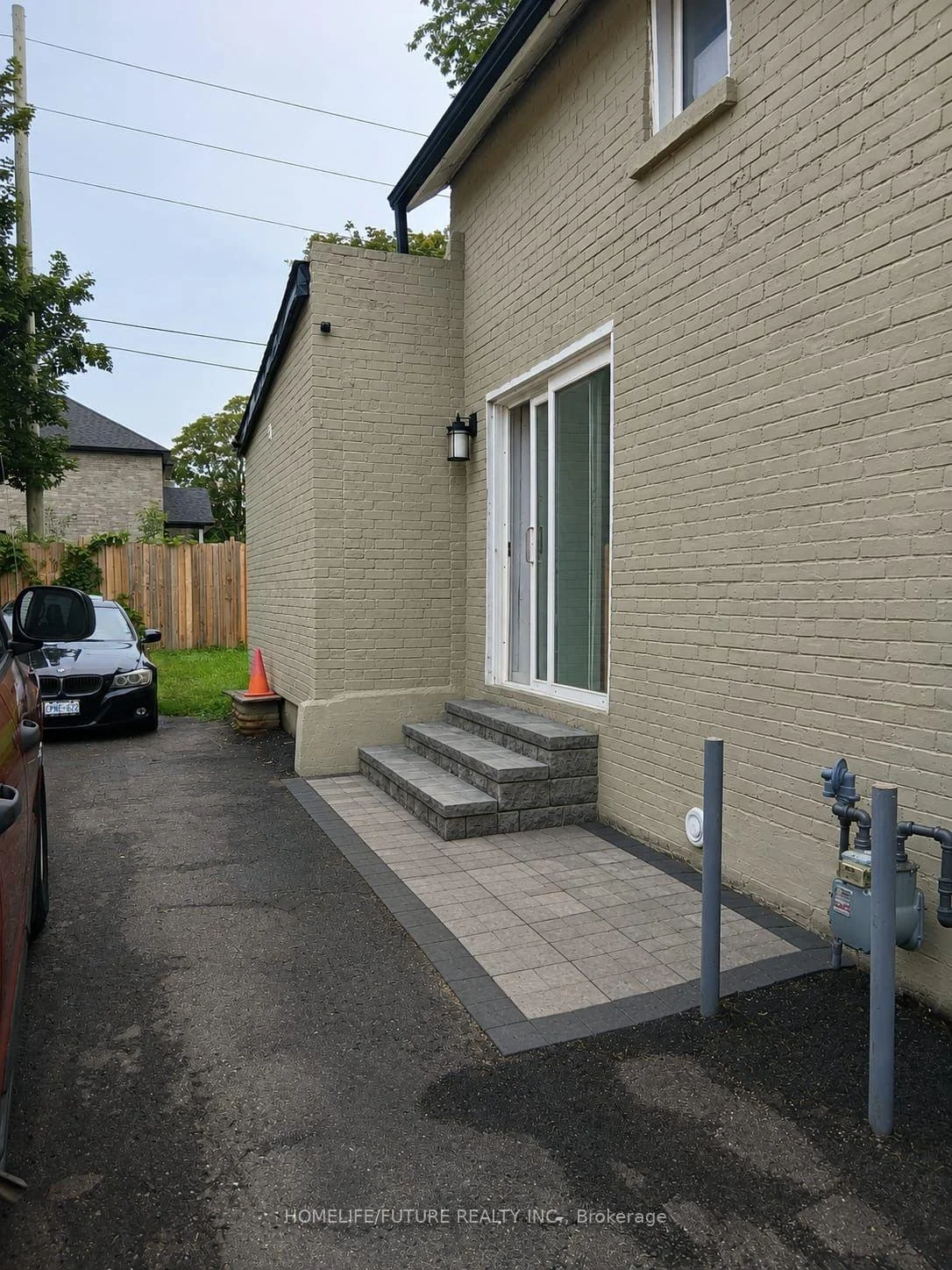 Photo 4 of 212 Court Street, Oshawa, Central — HOMEH