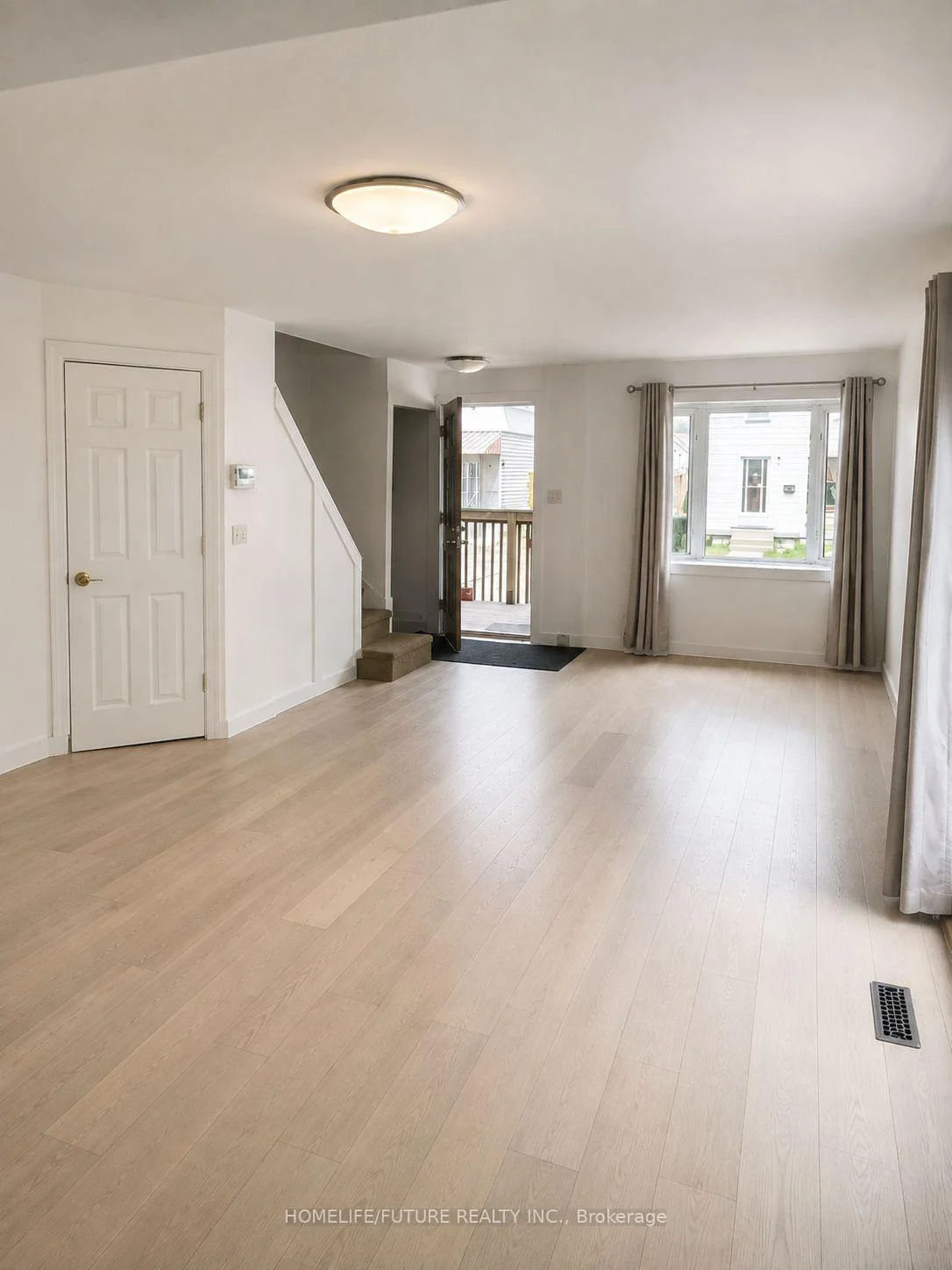 Photo 6 of 212 Court Street, Oshawa, Central — HOMEH