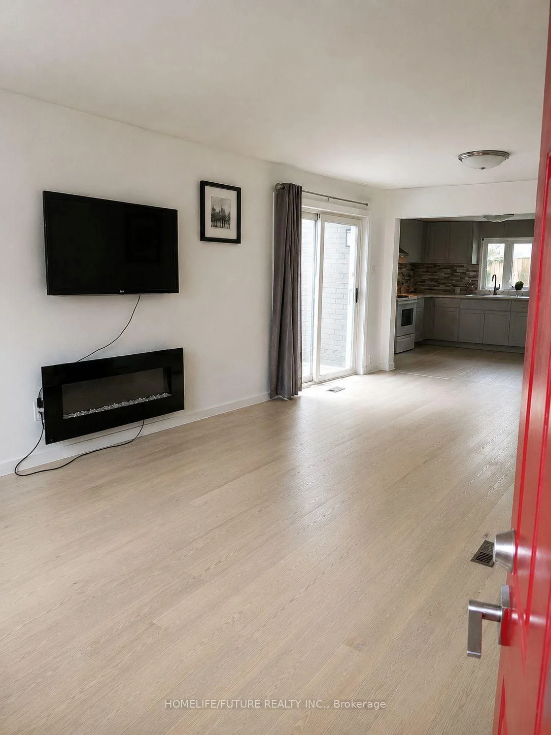 Photo 12 of 212 Court Street, Oshawa, Central — HOMEH
