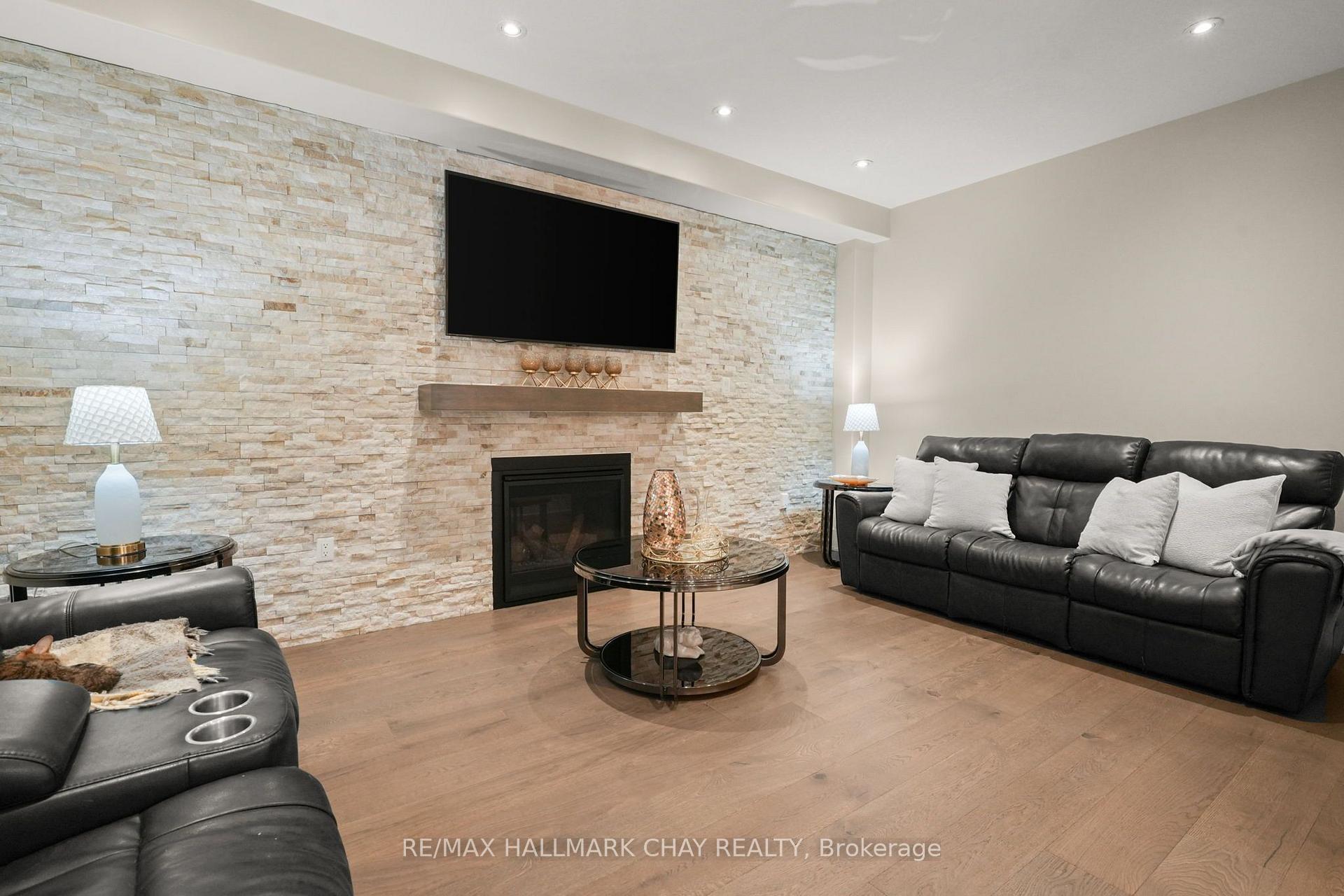 Photo 15 of 80 Holt Drive, New Tecumseth, Alliston — HOMEH