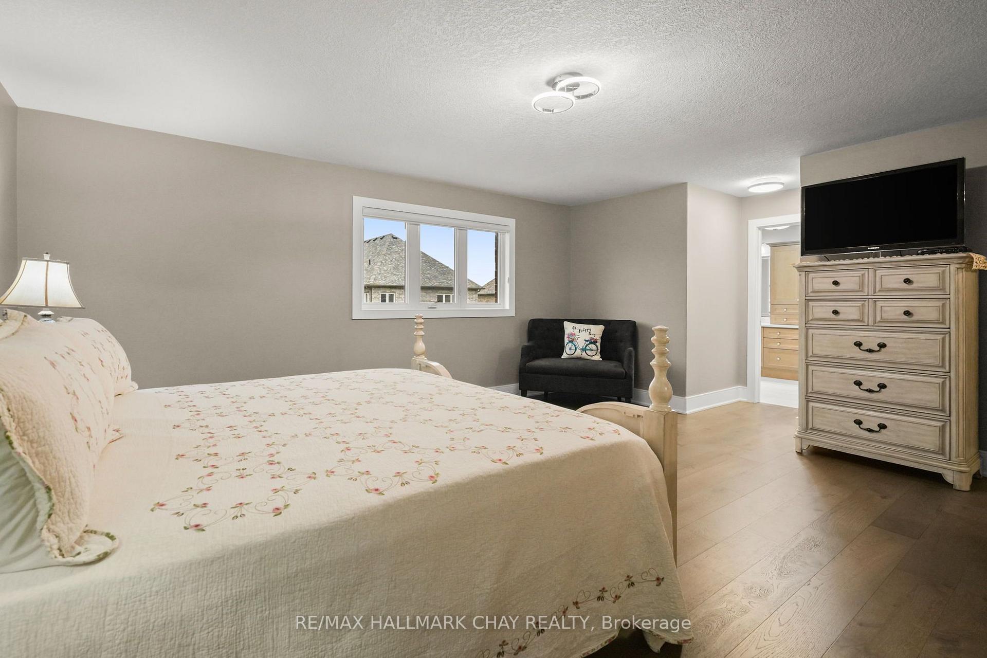 Photo 21 of 80 Holt Drive, New Tecumseth, Alliston — HOMEH