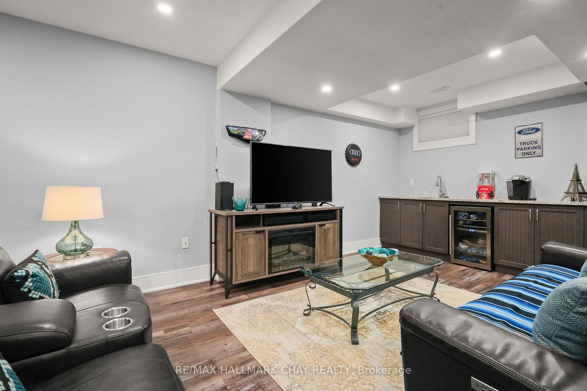 Photo 26 of 80 Holt Drive, New Tecumseth, Alliston — HOMEH