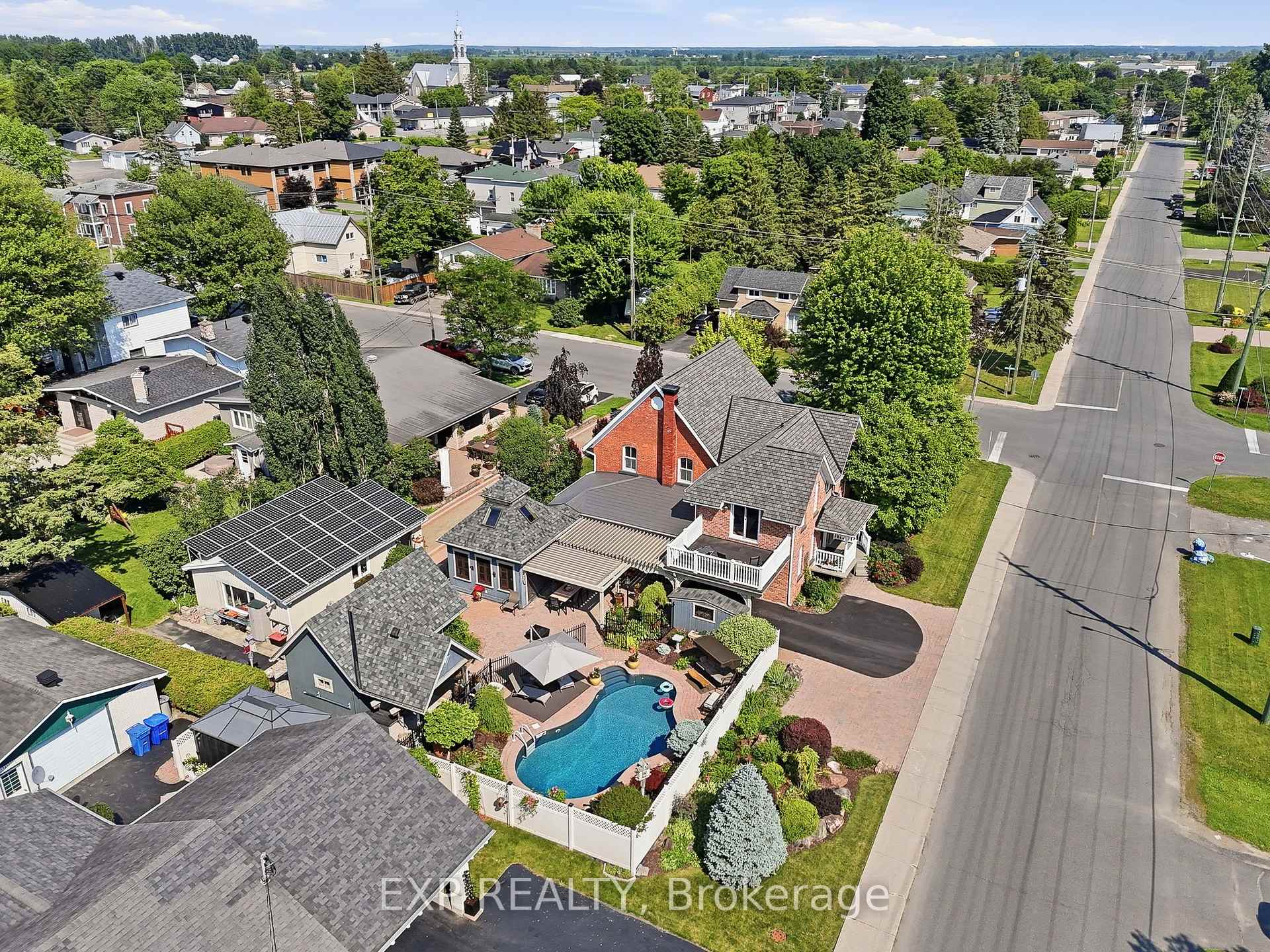 Photo 35 of 702 Dollard Street, Casselman, Casselman — HOMEH