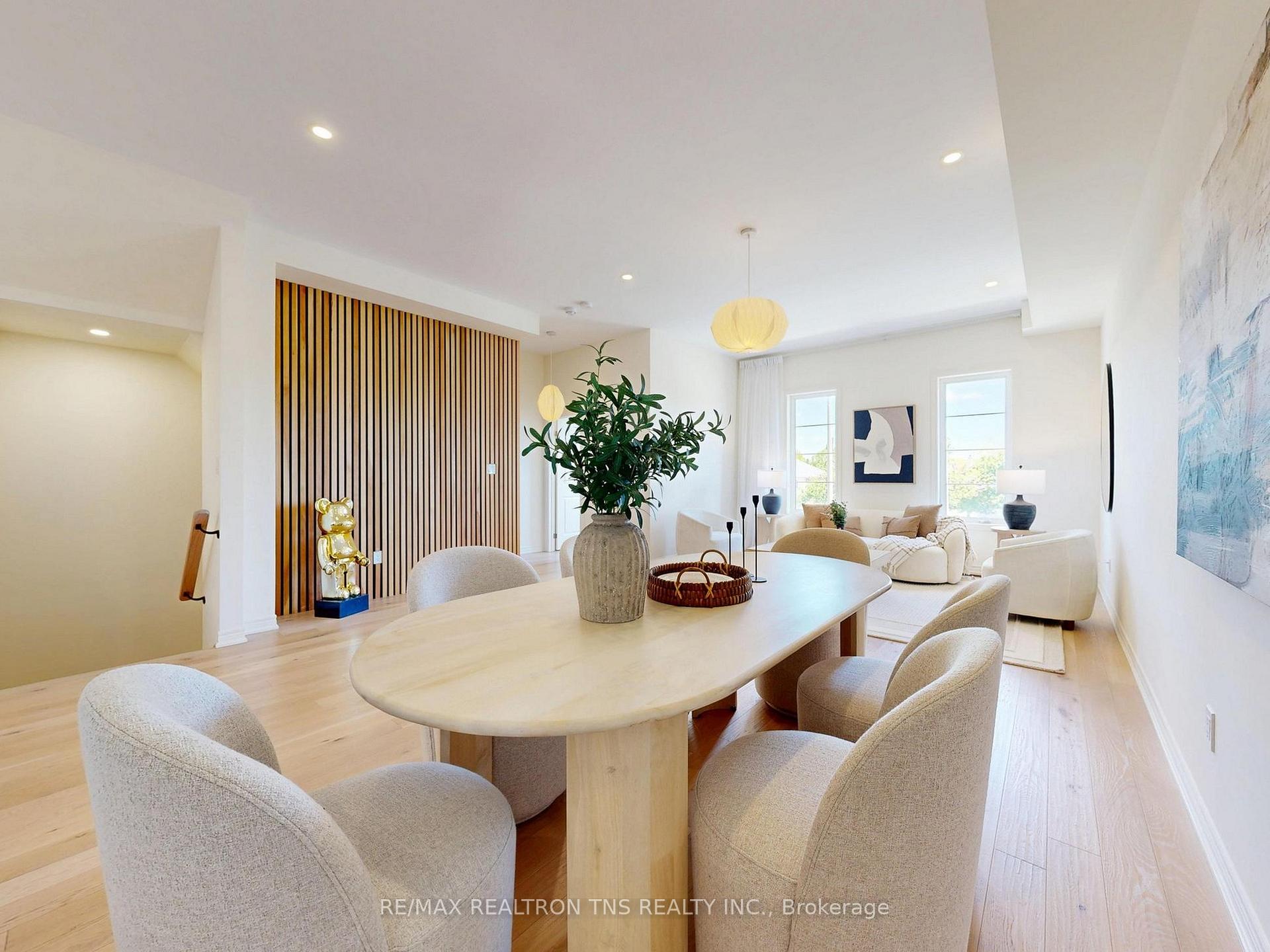 Photo 2 of 9442 Bayview Avenue, Richmond Hill, Observatory — HOMEH