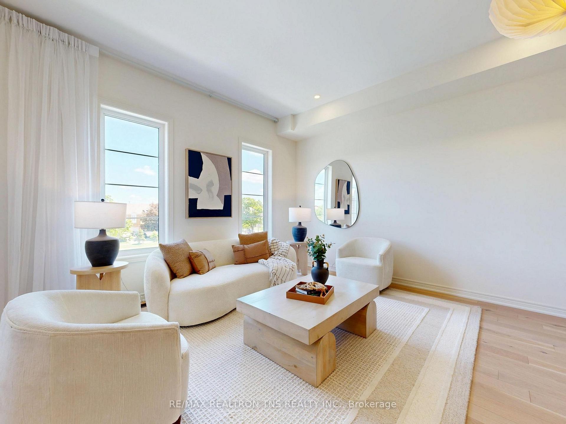 Photo 3 of 9442 Bayview Avenue, Richmond Hill, Observatory — HOMEH