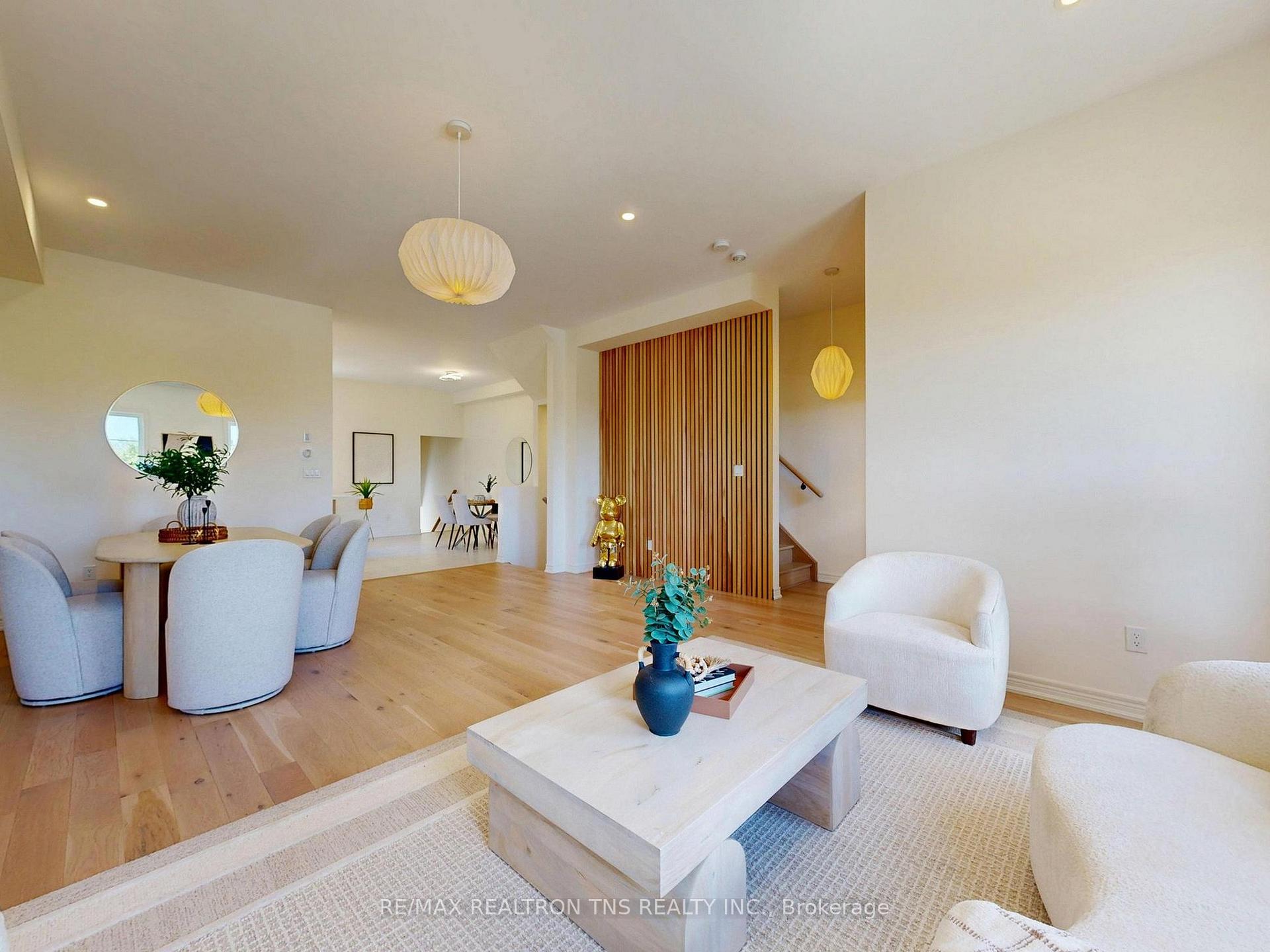 Photo 5 of 9442 Bayview Avenue, Richmond Hill, Observatory — HOMEH