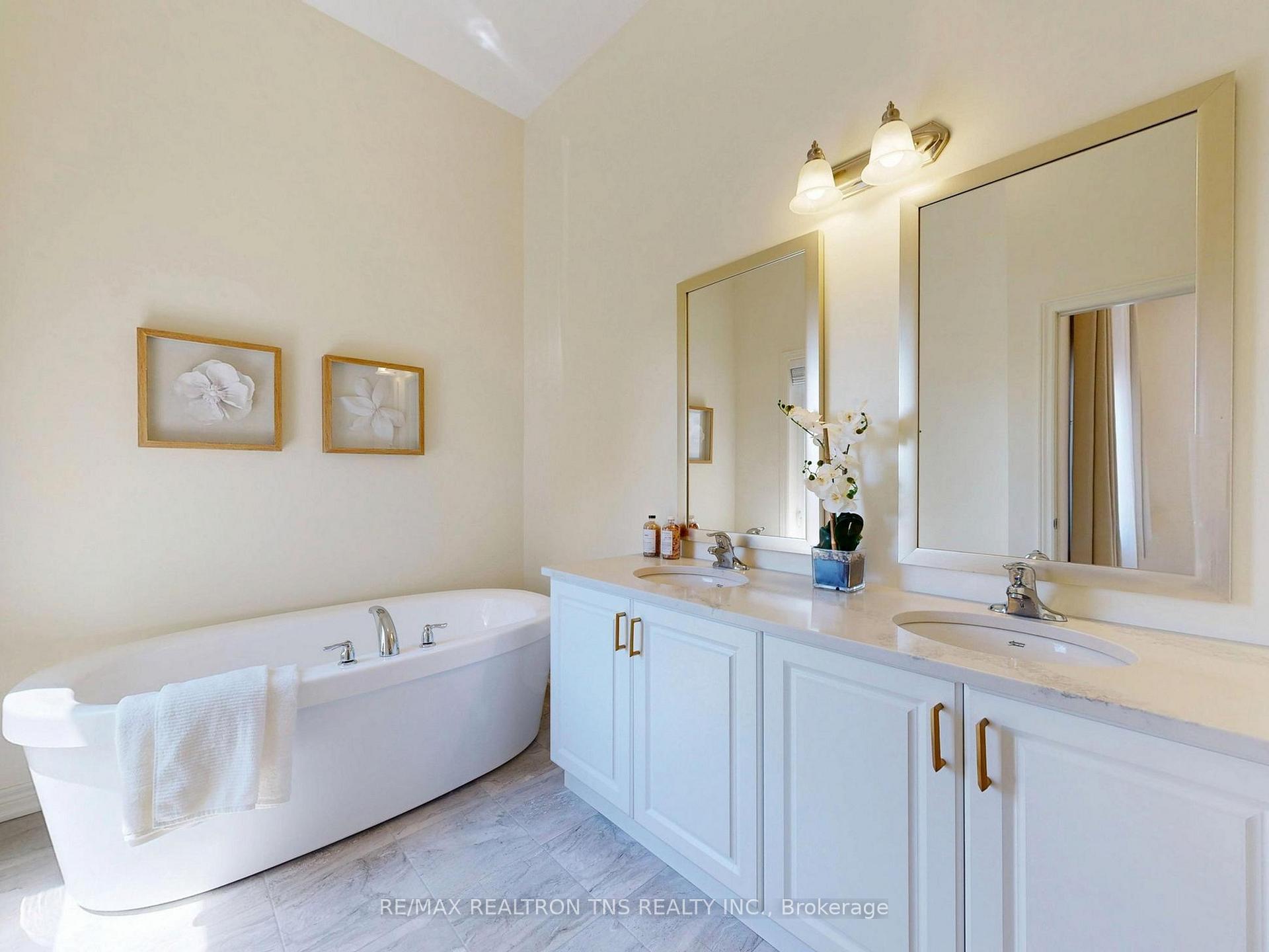 Photo 18 of 9442 Bayview Avenue, Richmond Hill, Observatory — HOMEH