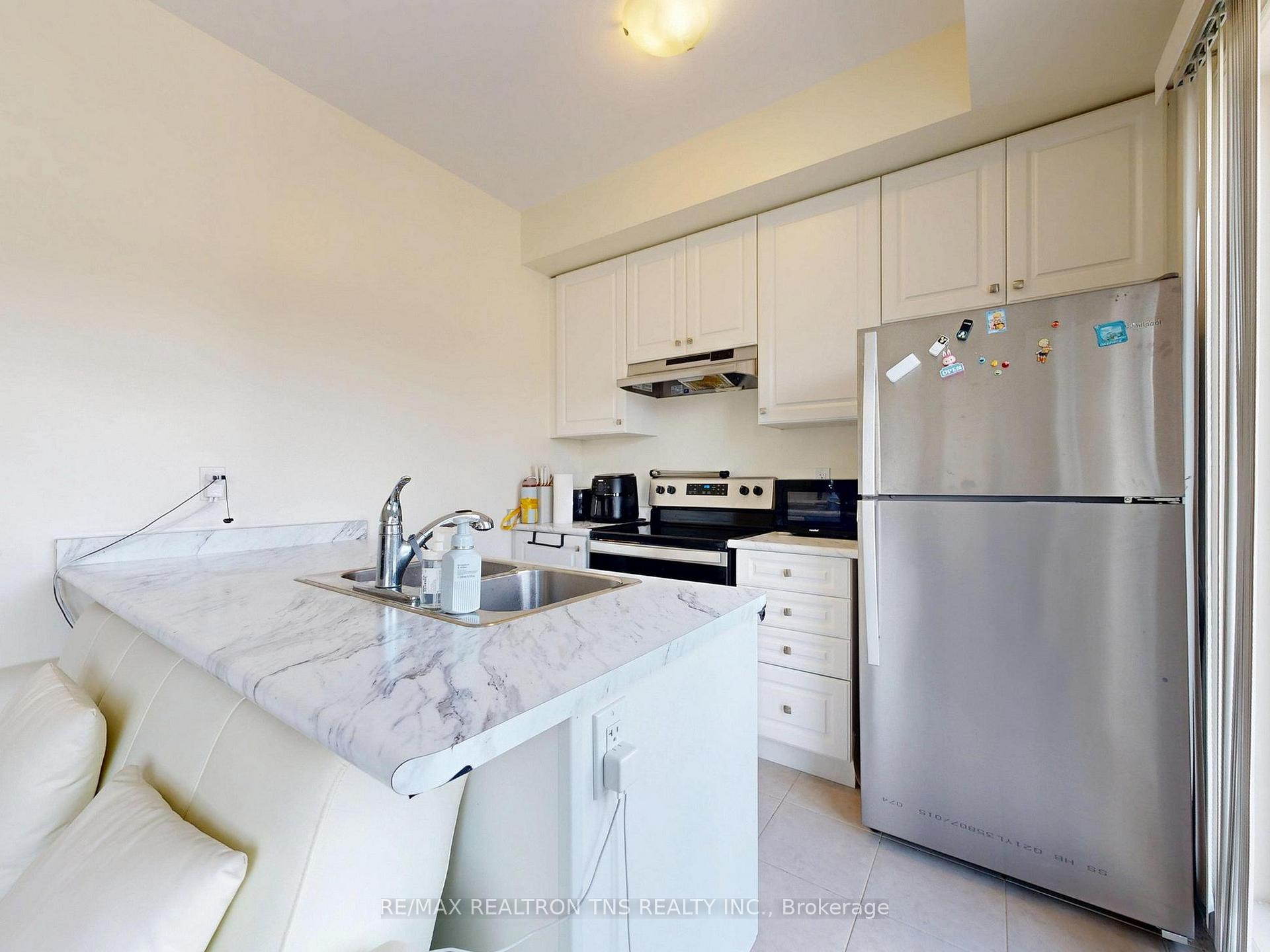 Photo 27 of 9442 Bayview Avenue, Richmond Hill, Observatory — HOMEH