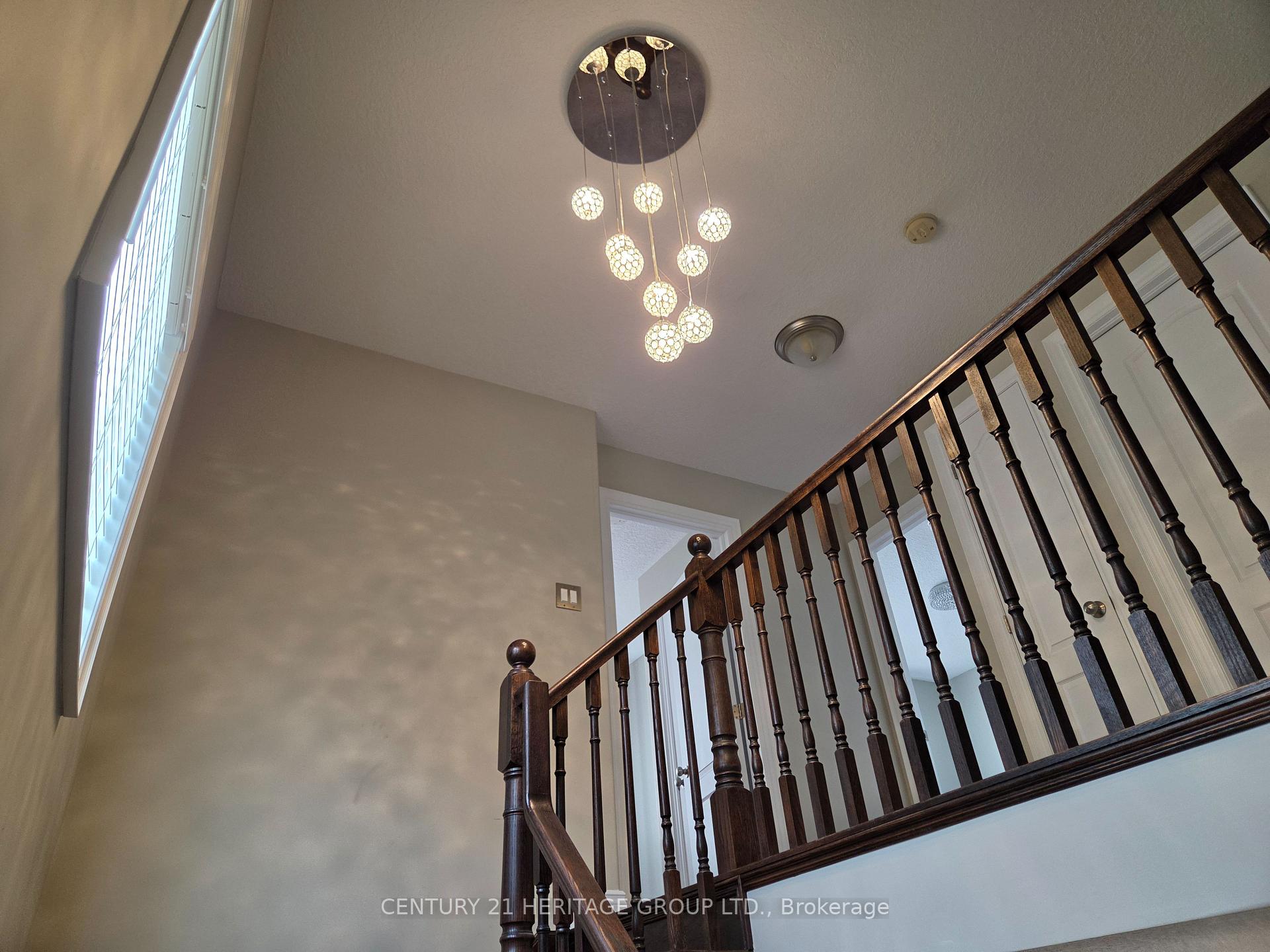 Photo 5 of 46 Nathan Crescent, Barrie, Painswick South — HOMEH
