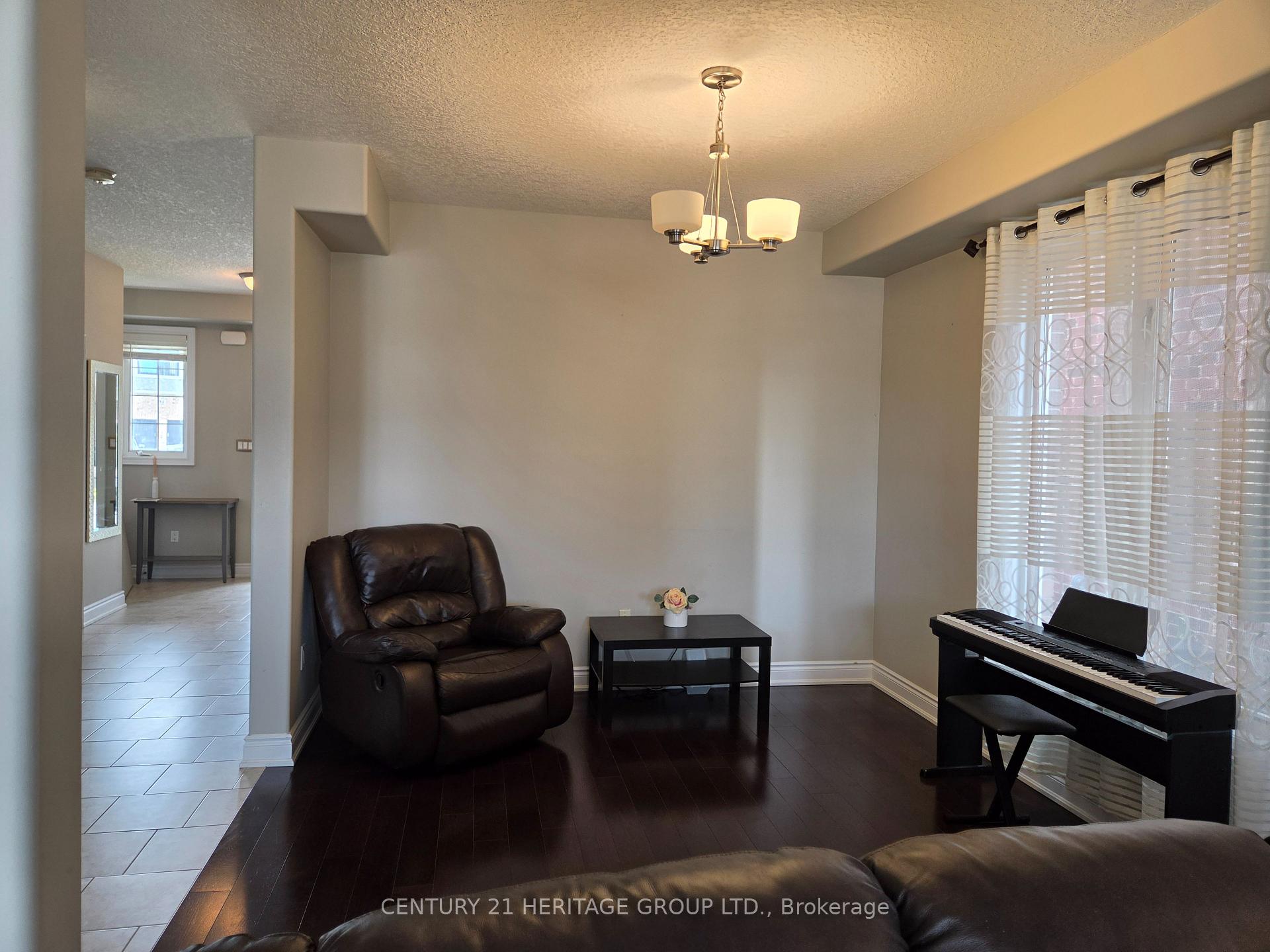 Photo 9 of 46 Nathan Crescent, Barrie, Painswick South — HOMEH