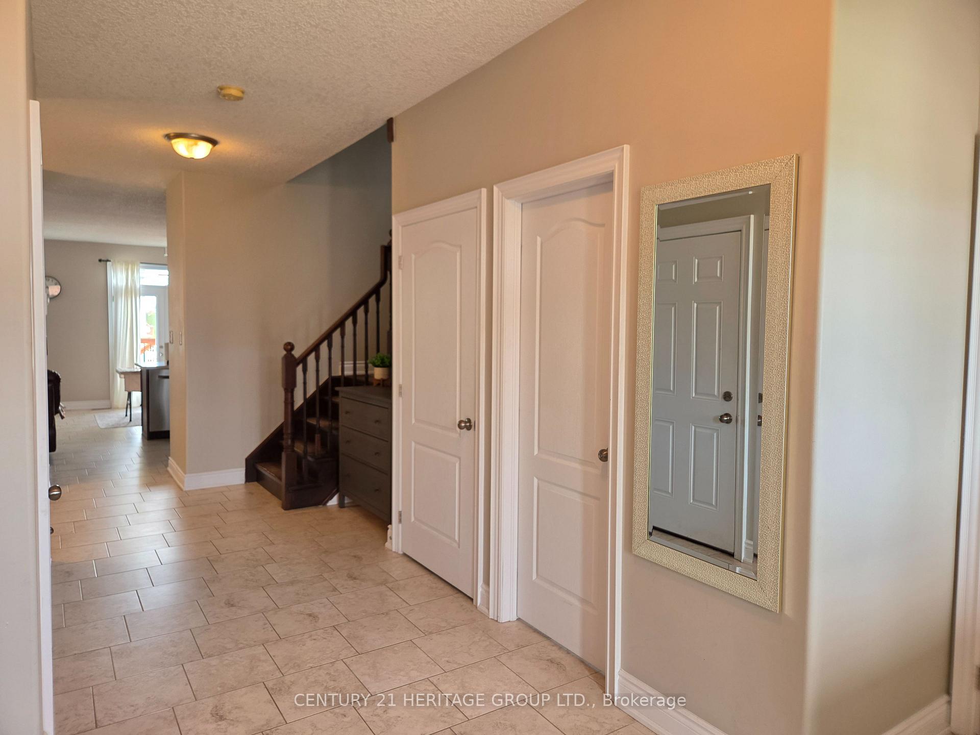 Photo 30 of 46 Nathan Crescent, Barrie, Painswick South — HOMEH