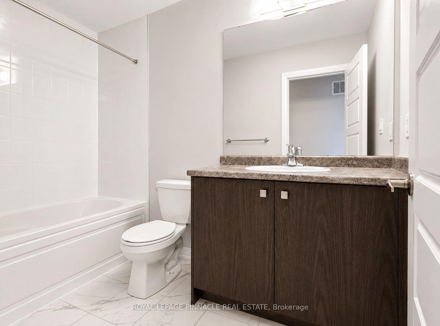 Photo 14 of 52 Norwich Crescent, Haldimand — HOMEH