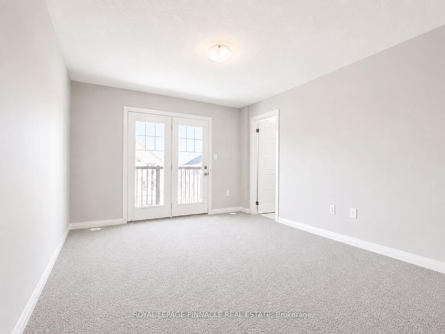 Photo 15 of 52 Norwich Crescent, Haldimand — HOMEH