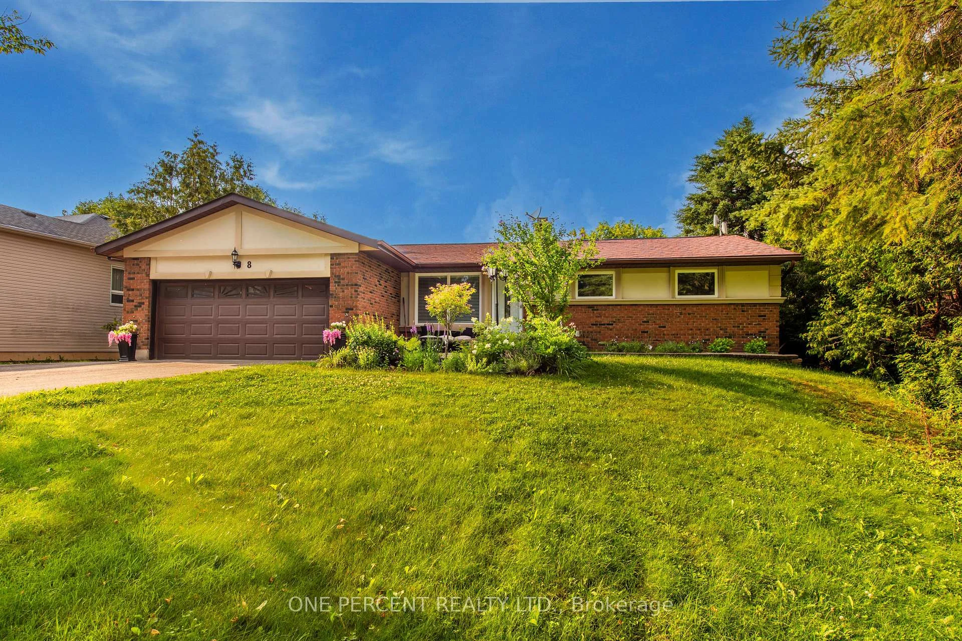Front of 8 Cardwell Court