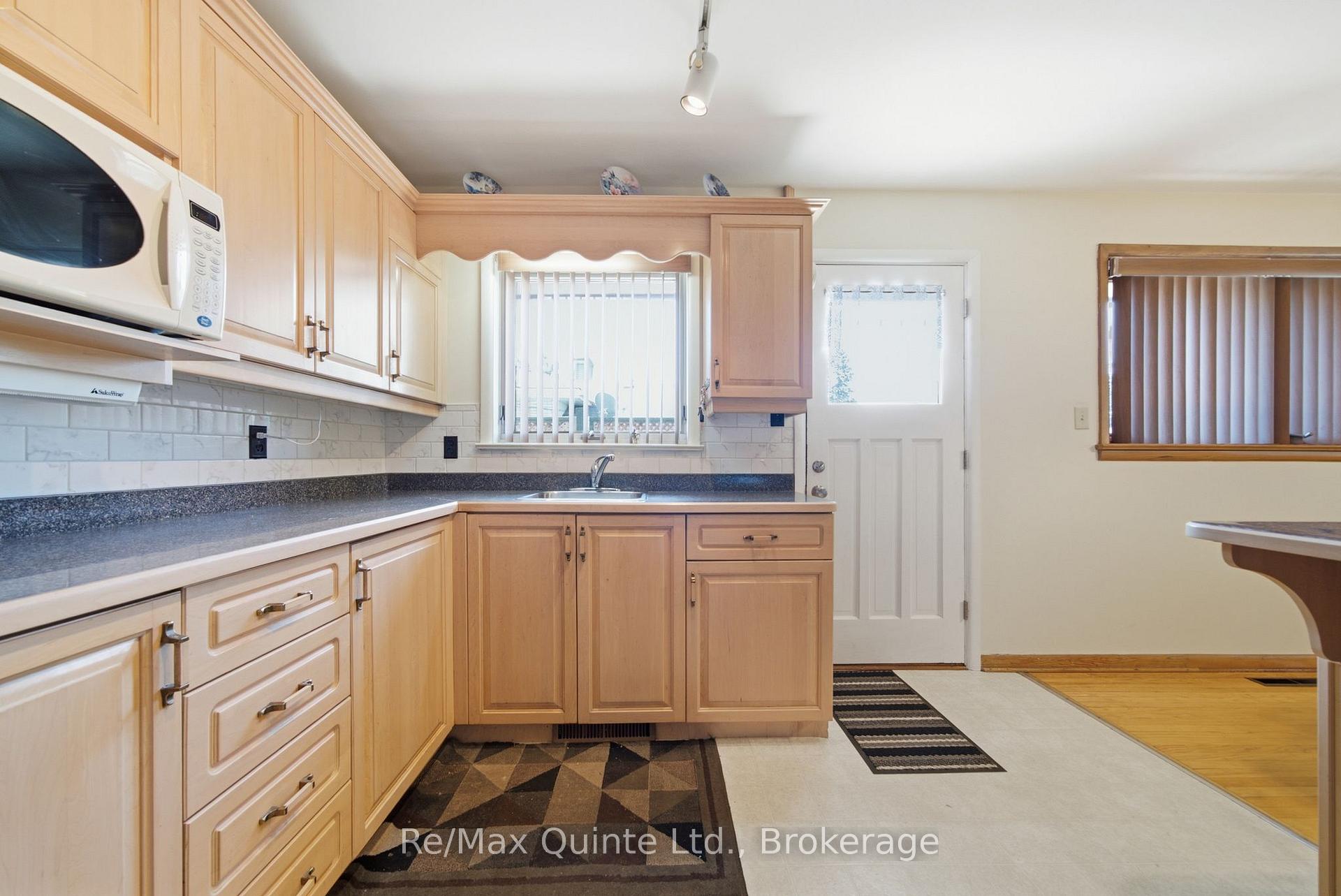 Photo 15 of 65 Humewood Drive, Belleville, Belleville Ward — HOMEH