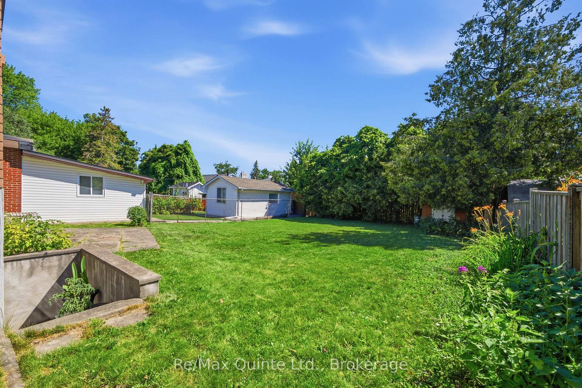 Photo 32 of 65 Humewood Drive, Belleville, Belleville Ward — HOMEH
