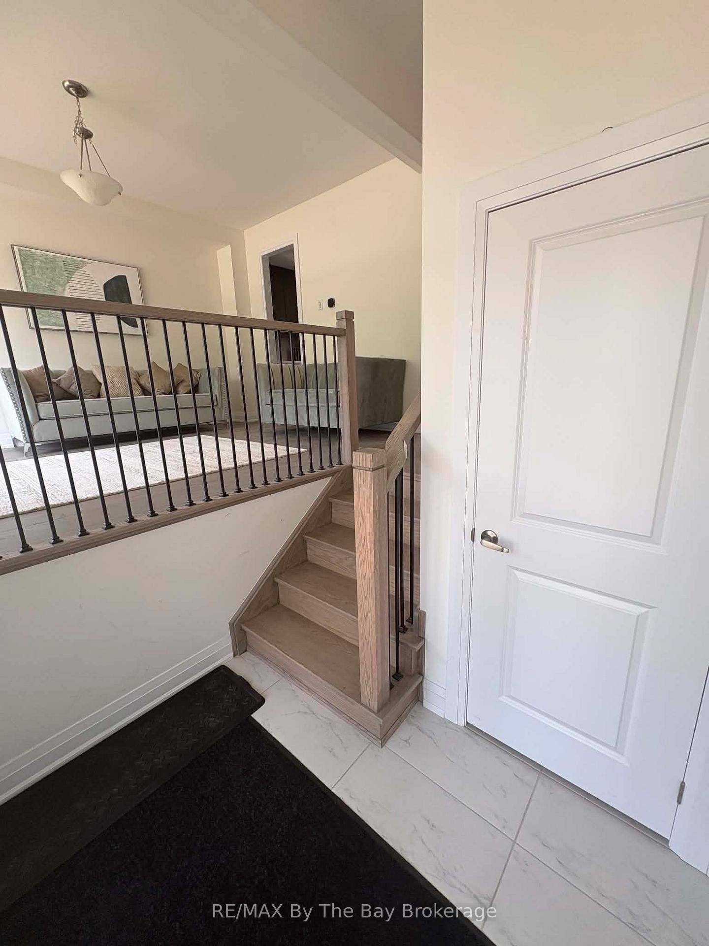 Photo 2 of Unit Upper Unit, 218 Mapleside Drive, Wasaga Beach — HOMEH