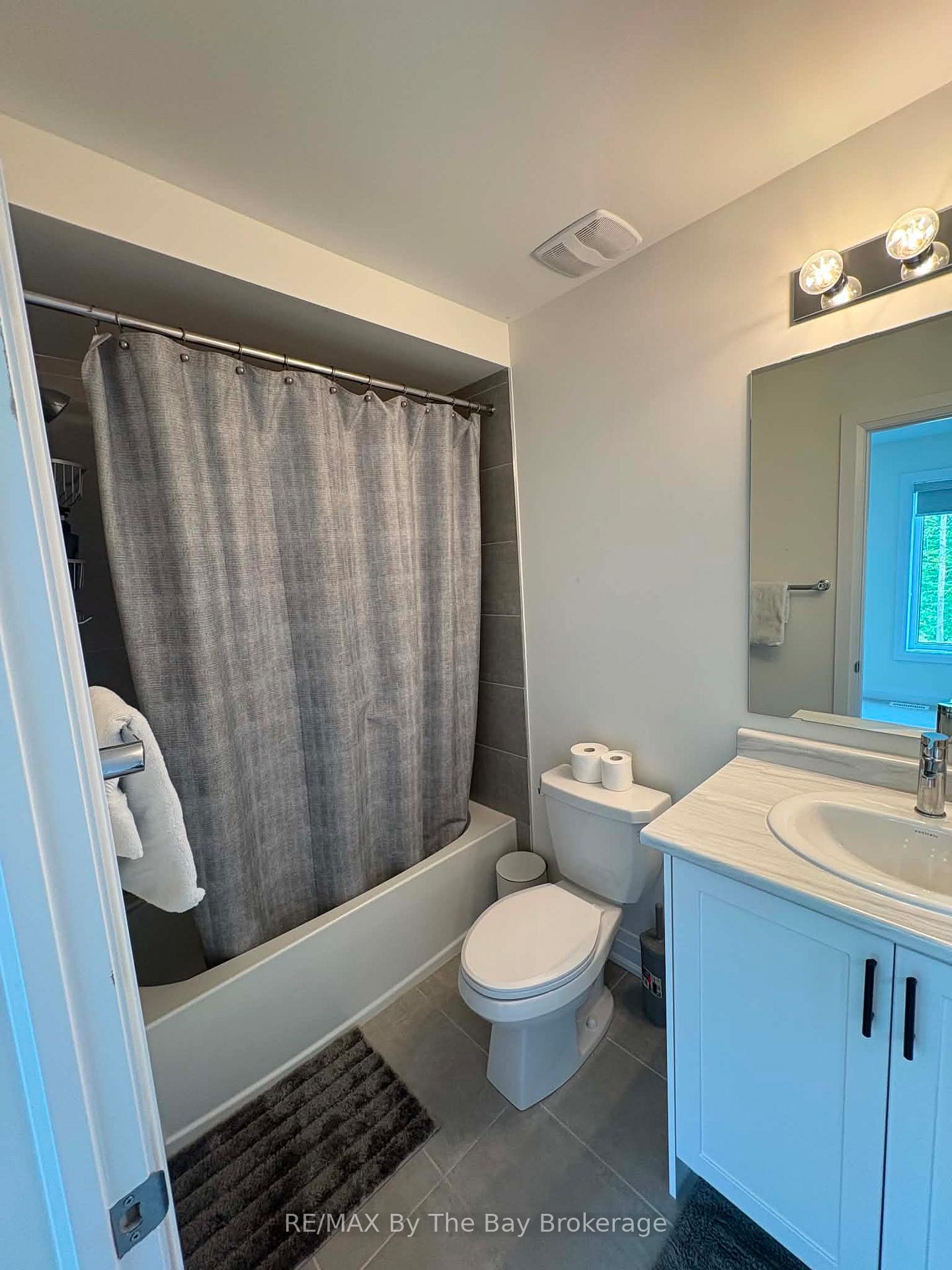 Photo 26 of Unit Upper Unit, 218 Mapleside Drive, Wasaga Beach — HOMEH