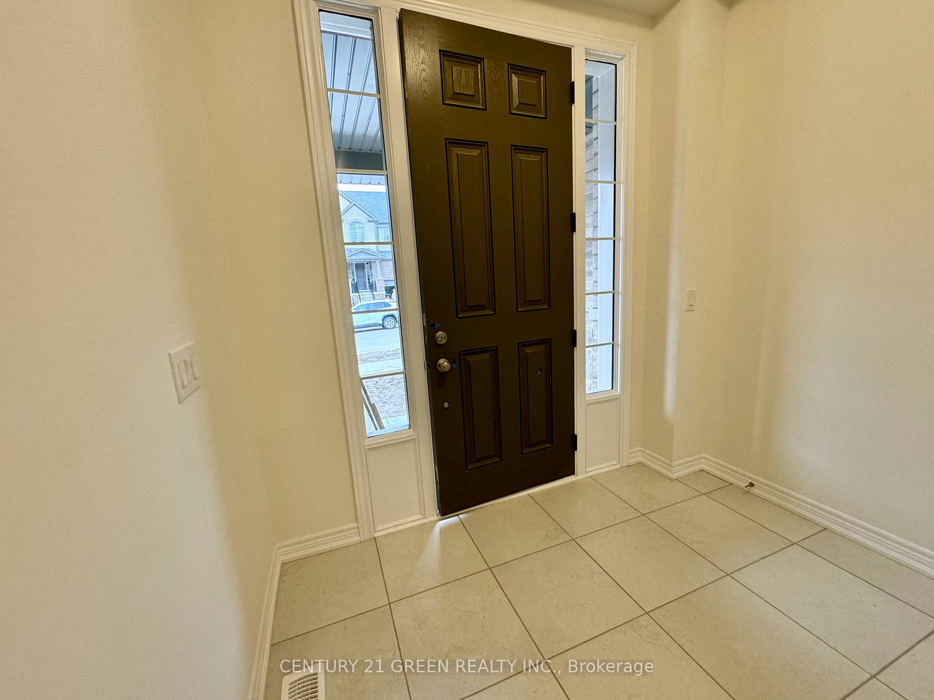 Photo 3 of 183 Broadacre Drive, Kitchener, Pioneer Park — HOMEH