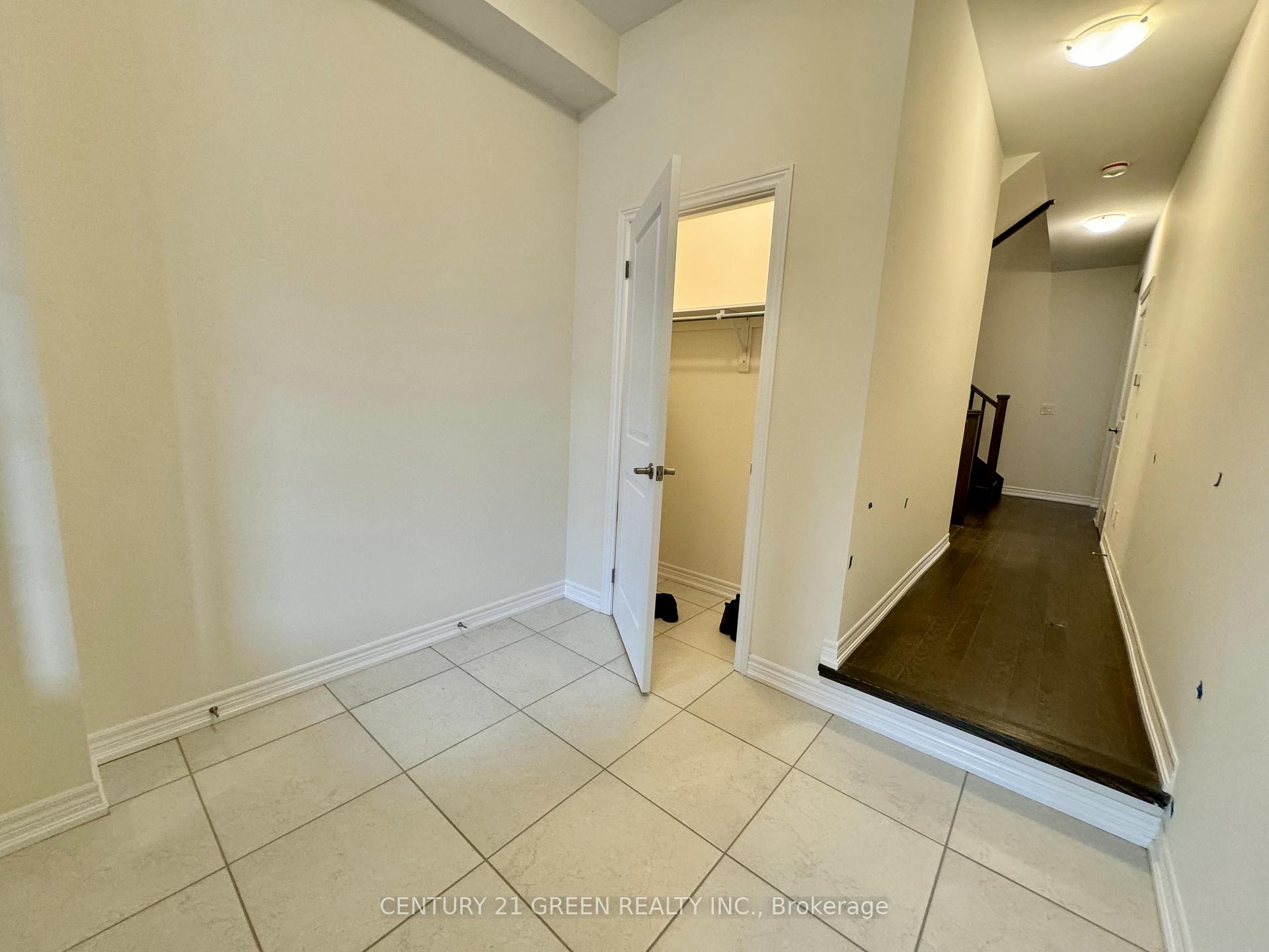 Photo 4 of 183 Broadacre Drive, Kitchener, Pioneer Park — HOMEH