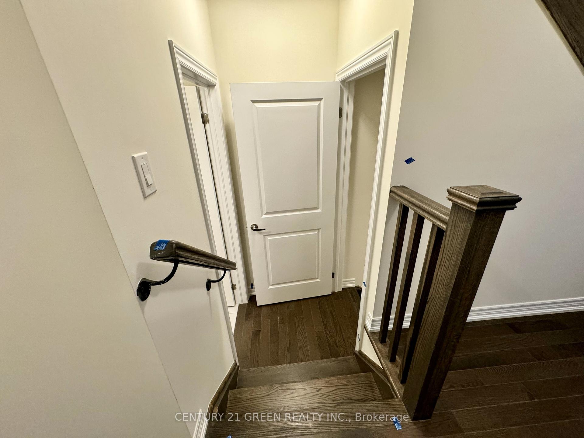 Photo 6 of 183 Broadacre Drive, Kitchener, Pioneer Park — HOMEH