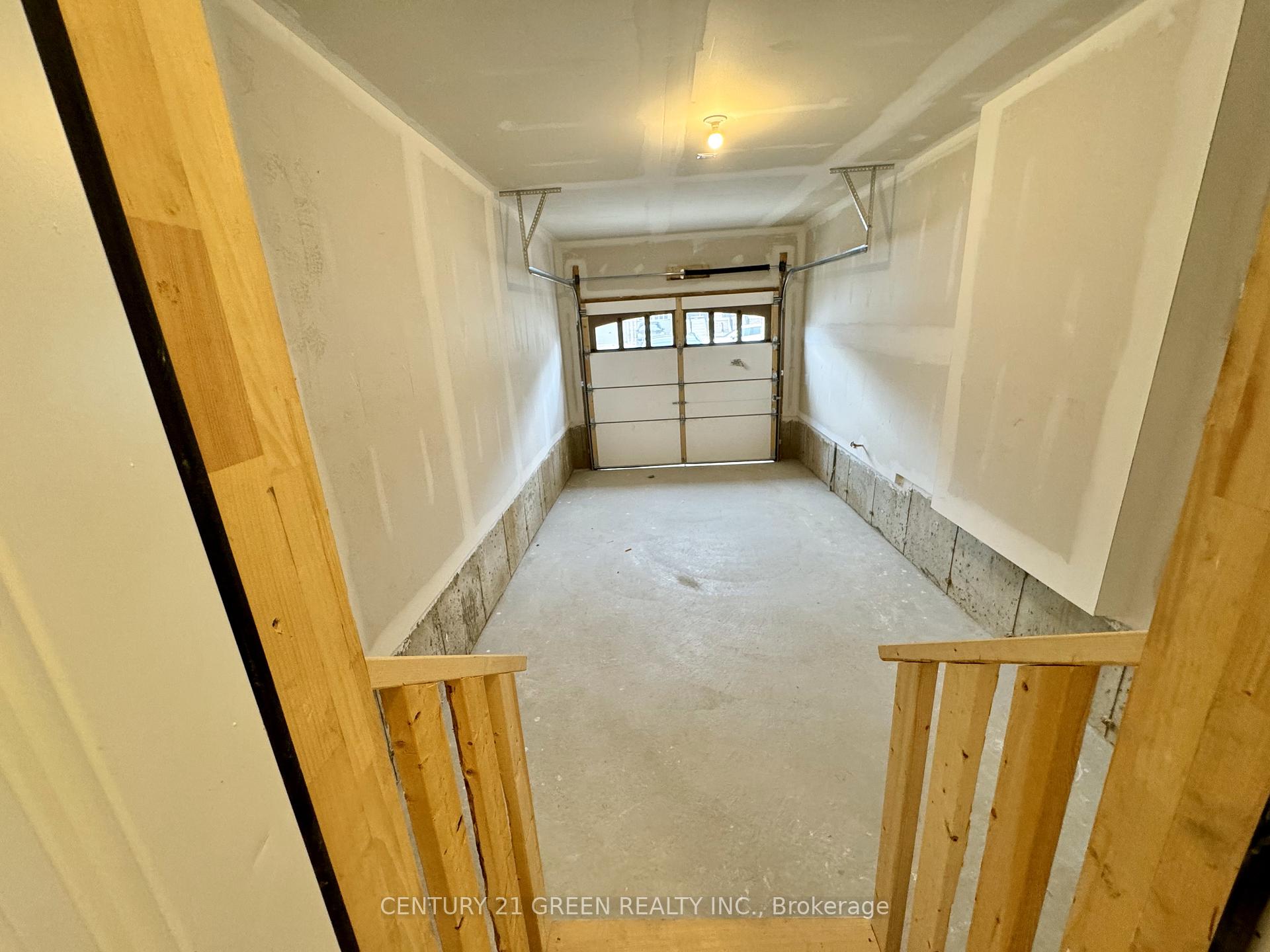 Photo 9 of 183 Broadacre Drive, Kitchener, Pioneer Park — HOMEH