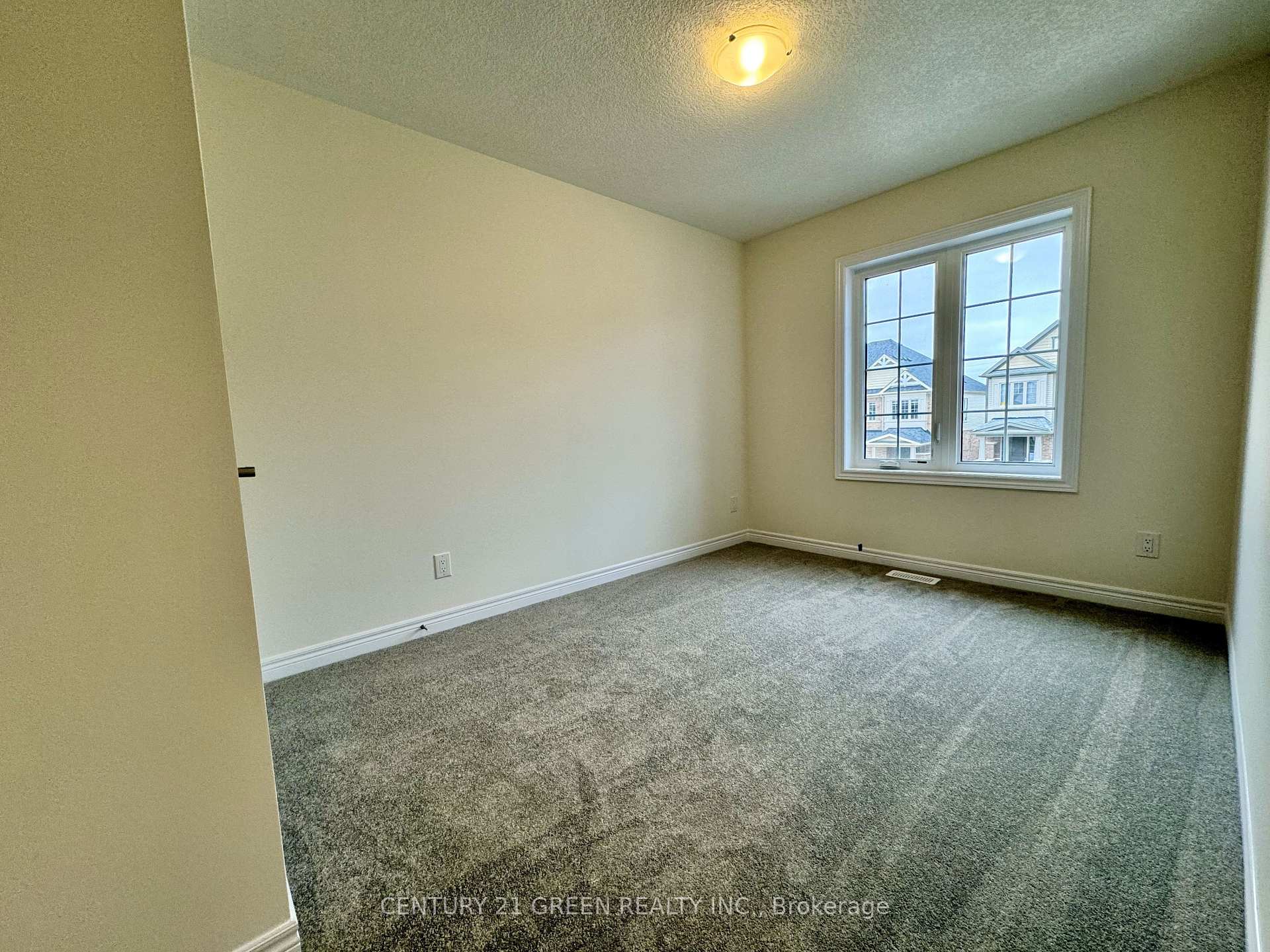 Photo 24 of 183 Broadacre Drive, Kitchener, Pioneer Park — HOMEH