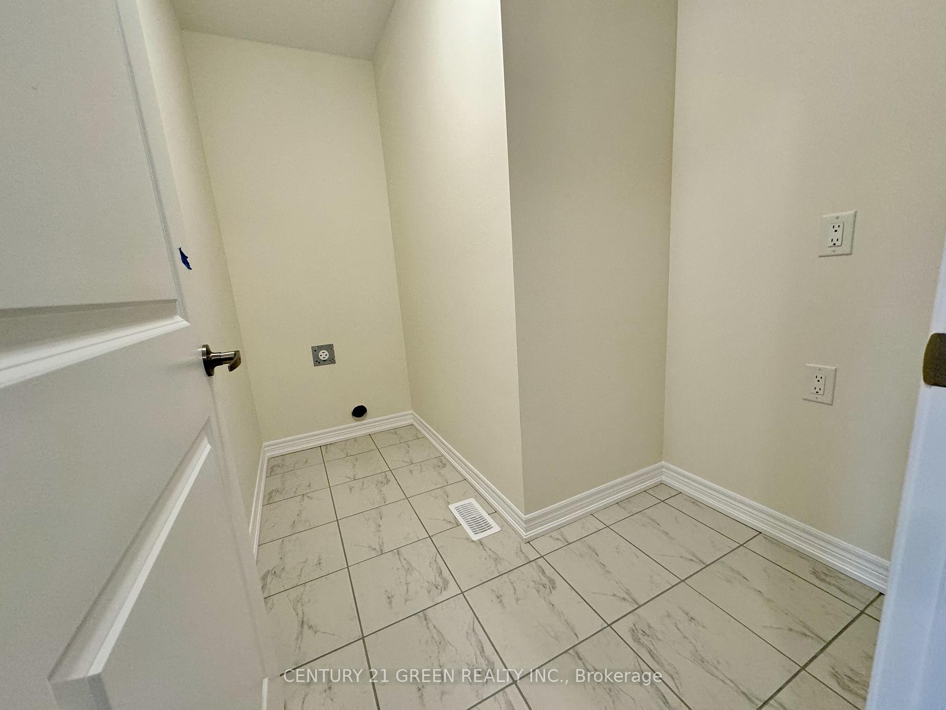 Photo 26 of 183 Broadacre Drive, Kitchener, Pioneer Park — HOMEH