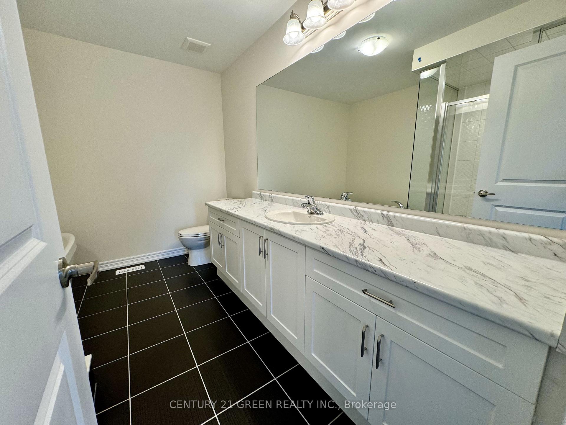 Photo 32 of 183 Broadacre Drive, Kitchener, Pioneer Park — HOMEH