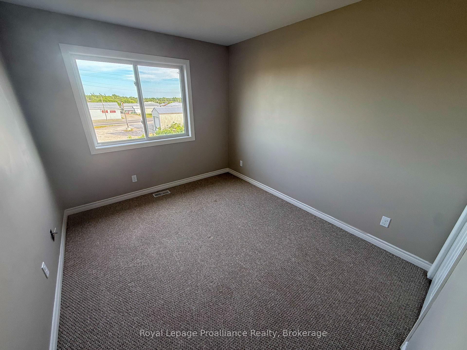 Photo 17 of 77 Mountain Ash Drive, Belleville, Thurlow Ward — HOMEH