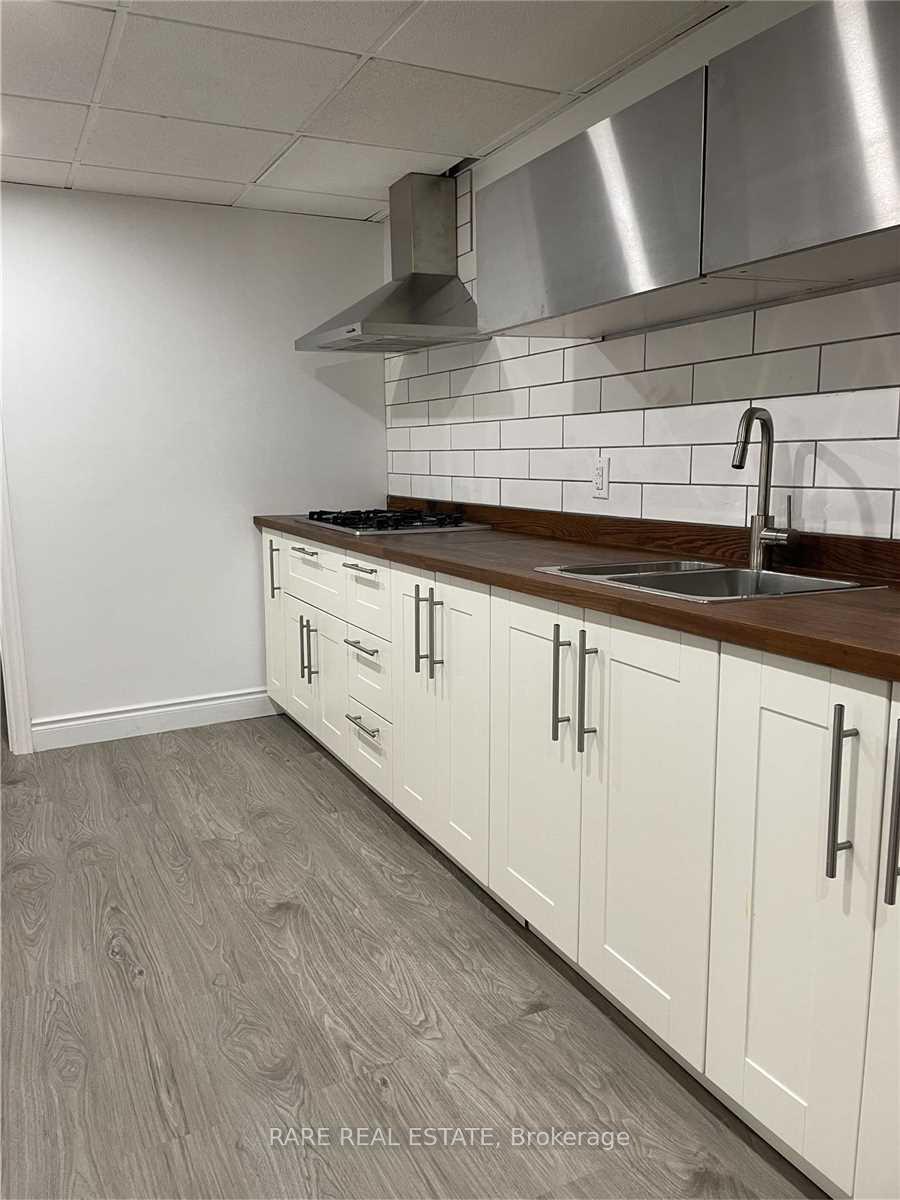 Photo 2 of Unit Lower, 6133 Duford Drive, Mississauga, East Credit — HOMEH