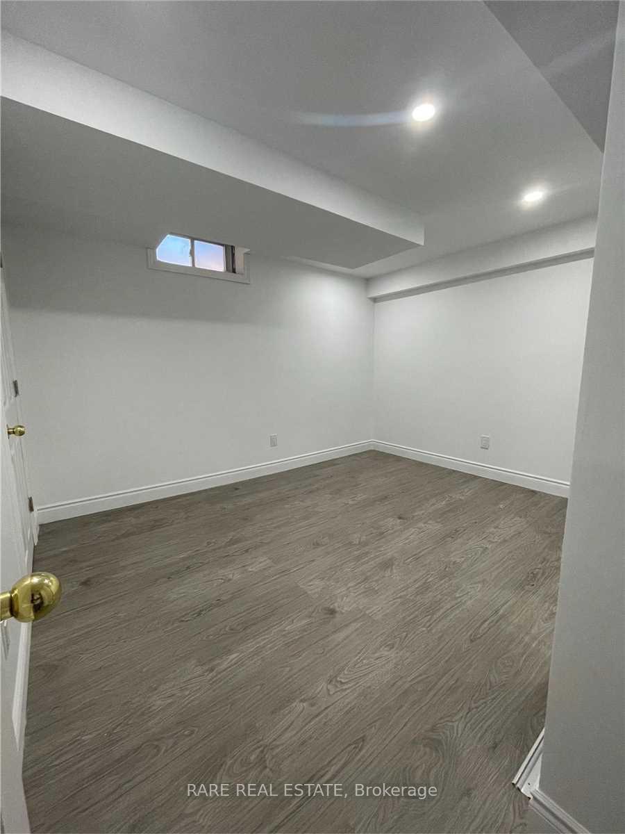 Photo 6 of Unit Lower, 6133 Duford Drive, Mississauga, East Credit — HOMEH