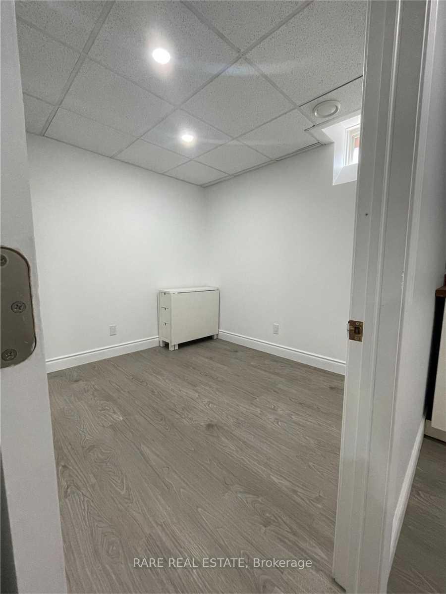 Photo 7 of Unit Lower, 6133 Duford Drive, Mississauga, East Credit — HOMEH