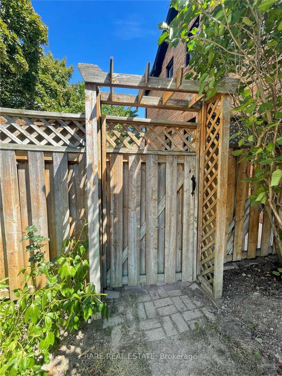 Photo 9 of Unit Lower, 6133 Duford Drive, Mississauga, East Credit — HOMEH