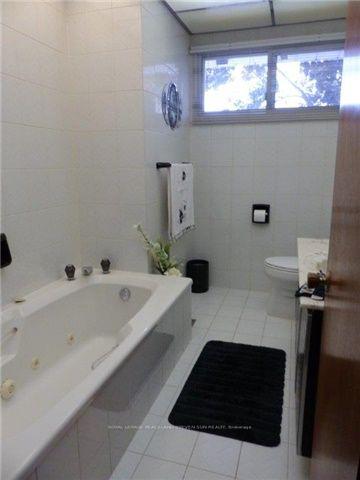 Photo 16 of 34 Morgan Avenue, Markham, Thornhill — HOMEH
