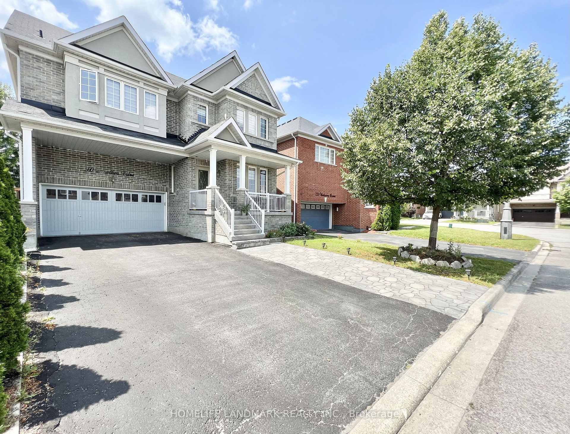 Photo 1 of 90 Crowther Drive, Newmarket, Woodland Hill — HOMEH