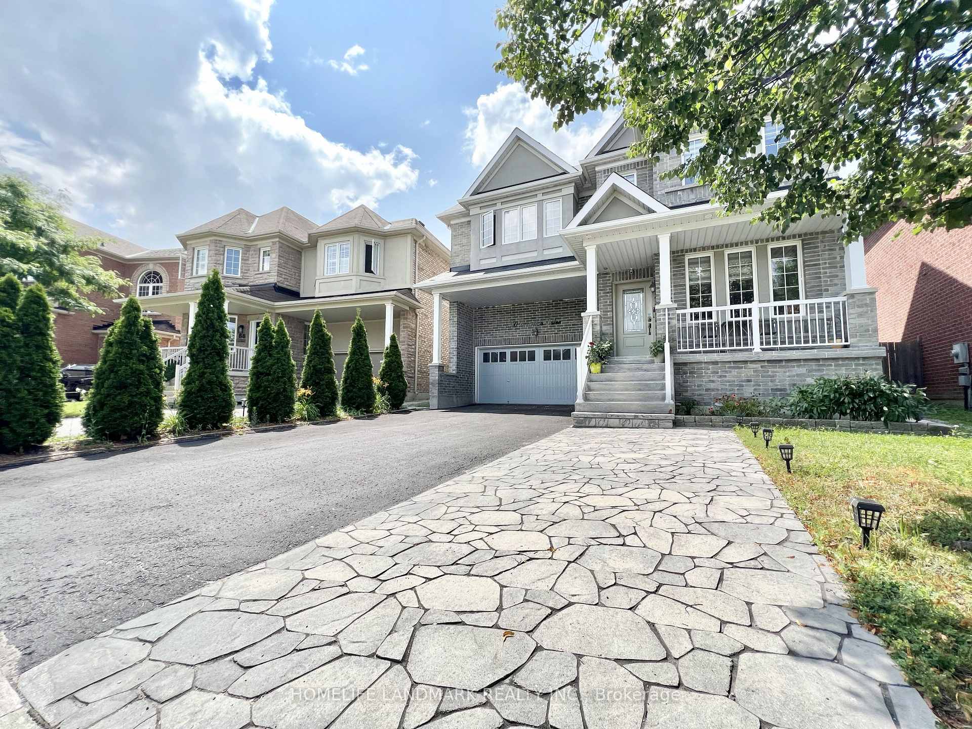 Photo 3 of 90 Crowther Drive, Newmarket, Woodland Hill — HOMEH