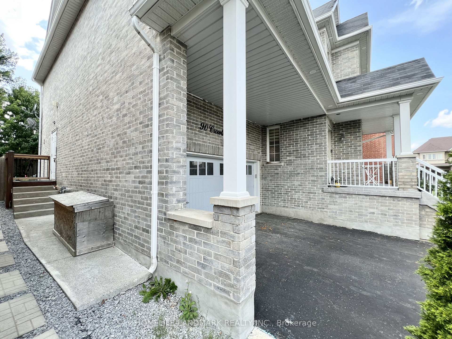 Photo 4 of 90 Crowther Drive, Newmarket, Woodland Hill — HOMEH