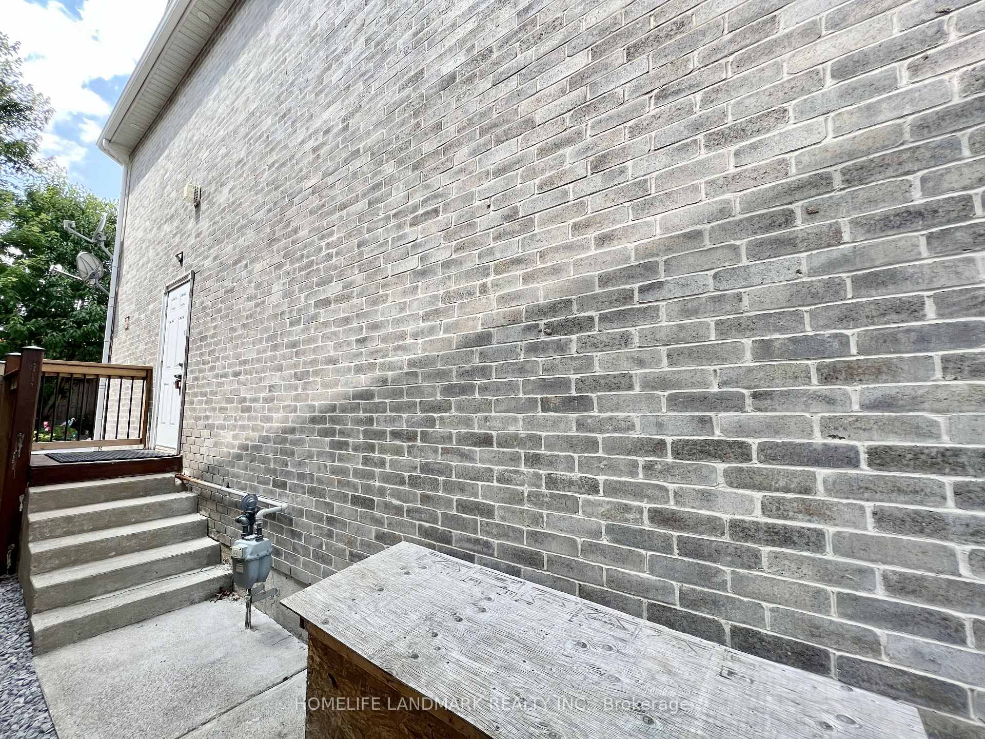 Photo 5 of 90 Crowther Drive, Newmarket, Woodland Hill — HOMEH