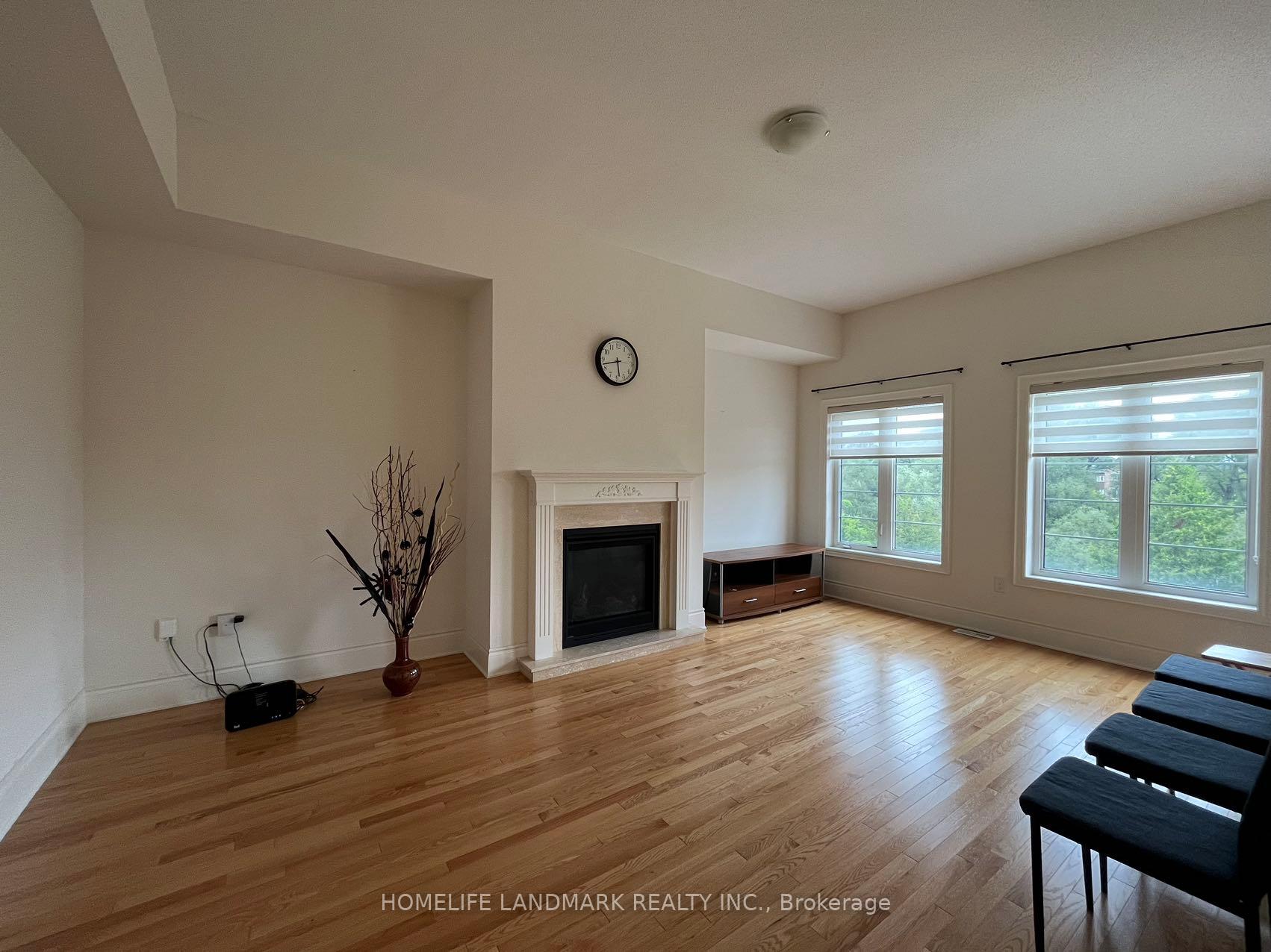 Photo 2 of 58 Briarfield Avenue E, East Gwillimbury, Sharon — HOMEH
