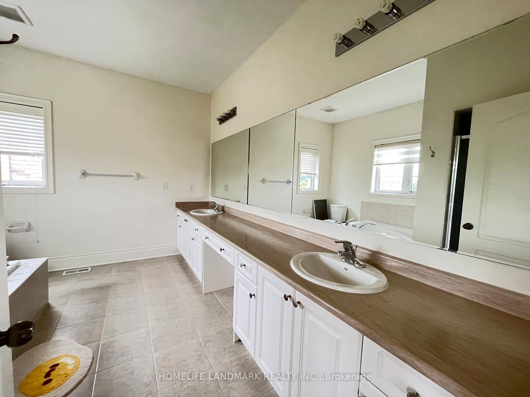 Photo 14 of 58 Briarfield Avenue E, East Gwillimbury, Sharon — HOMEH