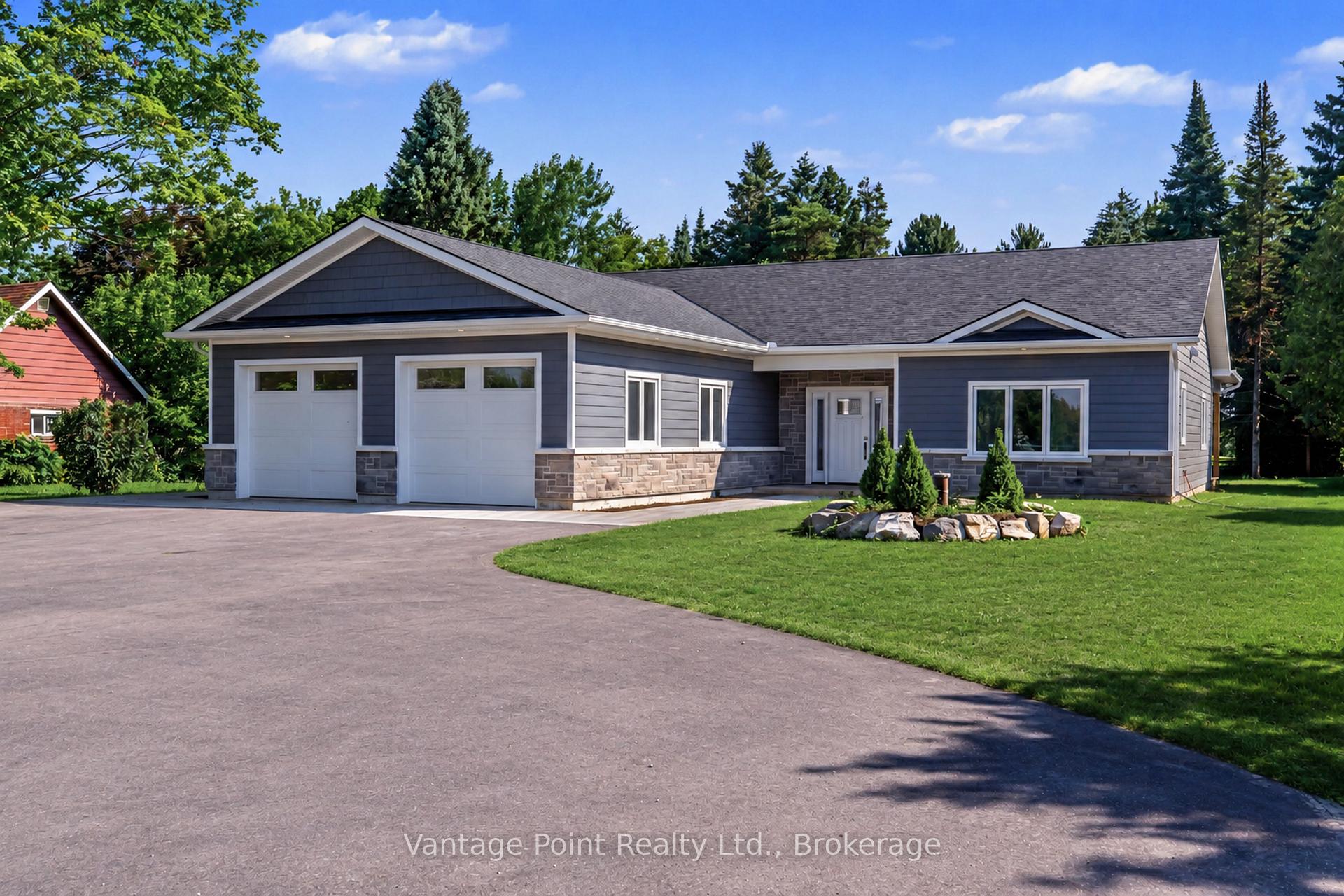 Photo 2 of 107 Toronto Road, Grey Highlands — HOMEH