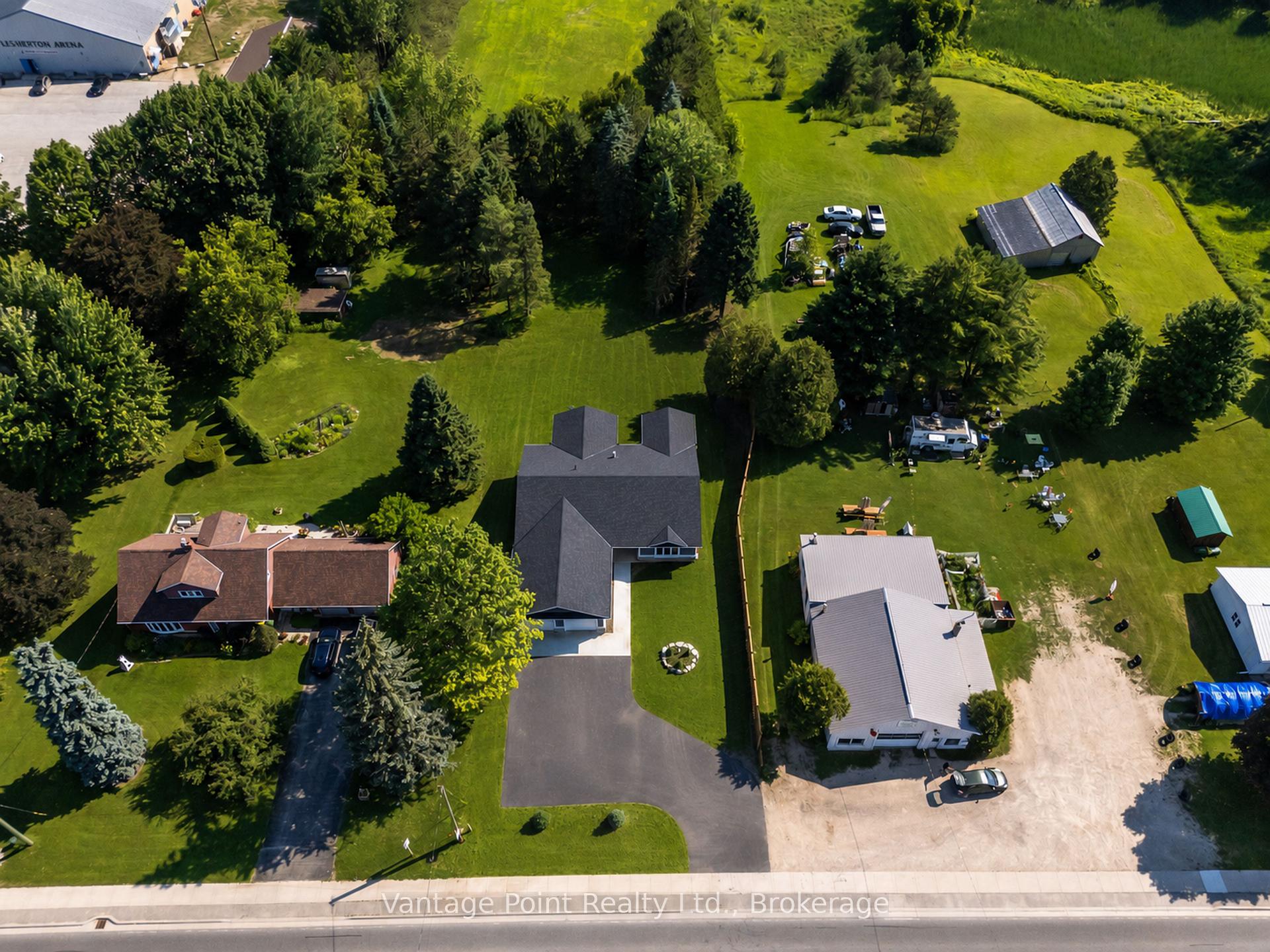Photo 5 of 107 Toronto Road, Grey Highlands — HOMEH