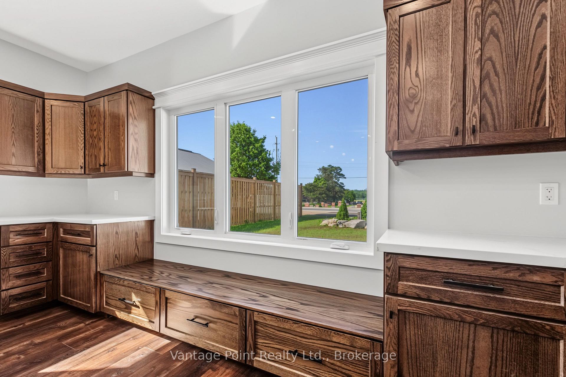 Photo 10 of 107 Toronto Road, Grey Highlands — HOMEH
