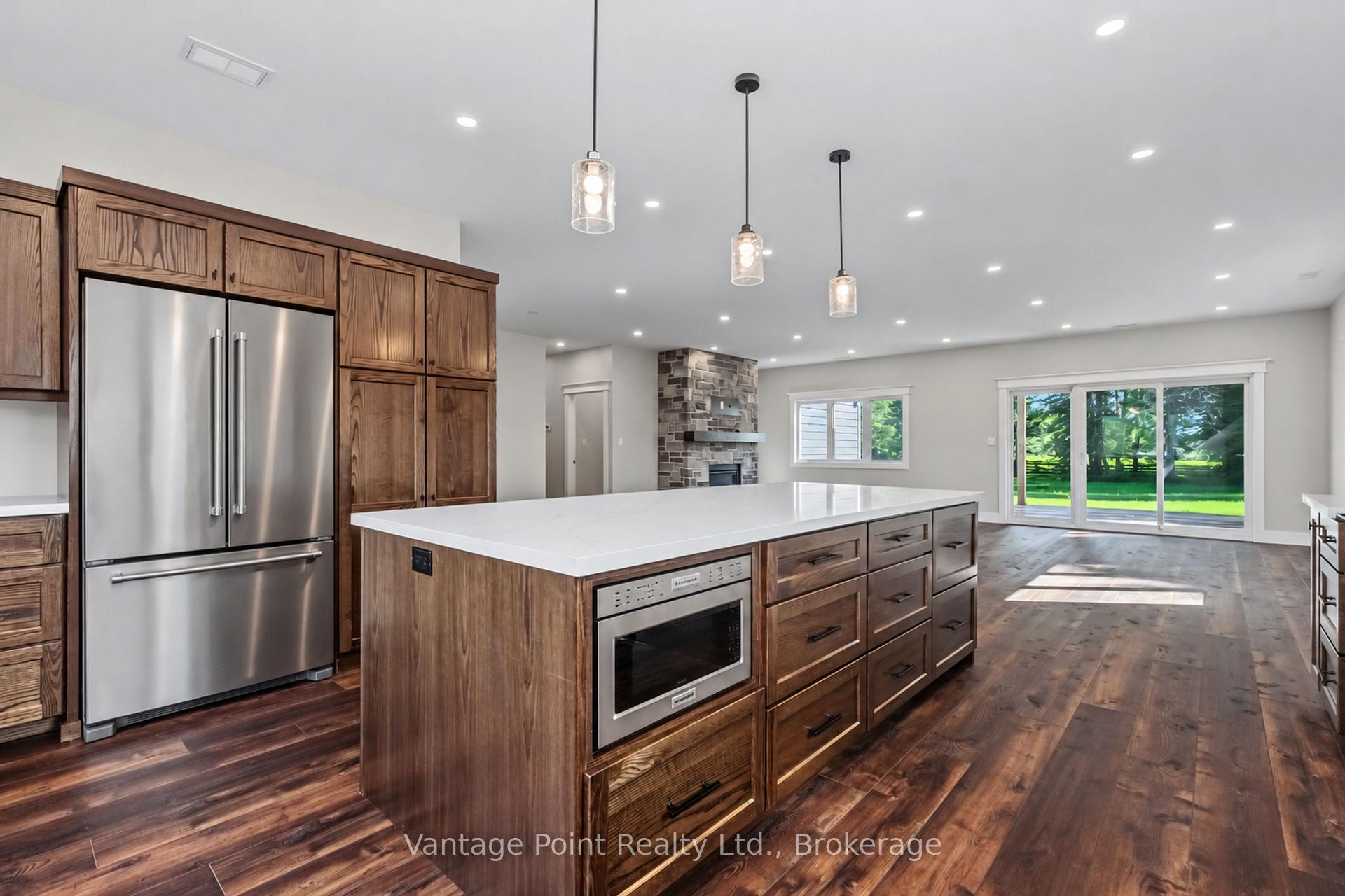 Photo 11 of 107 Toronto Road, Grey Highlands — HOMEH