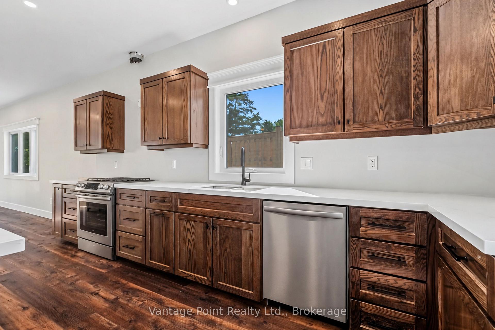 Photo 12 of 107 Toronto Road, Grey Highlands — HOMEH