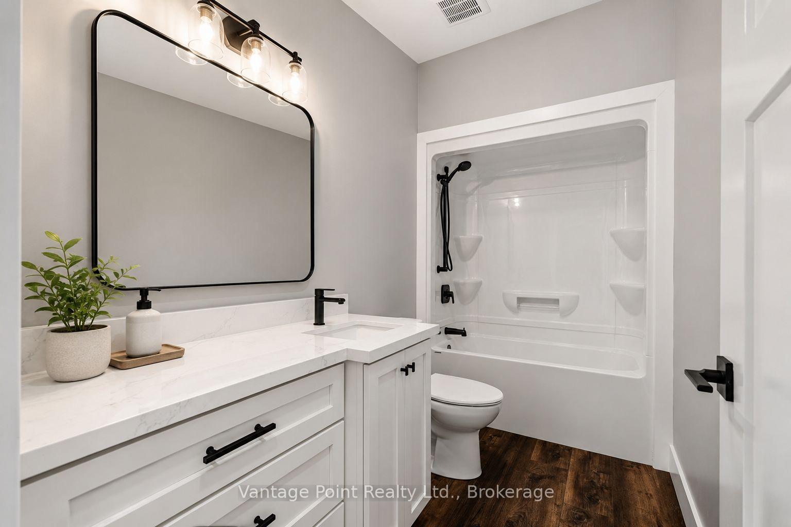 Photo 18 of 107 Toronto Road, Grey Highlands — HOMEH