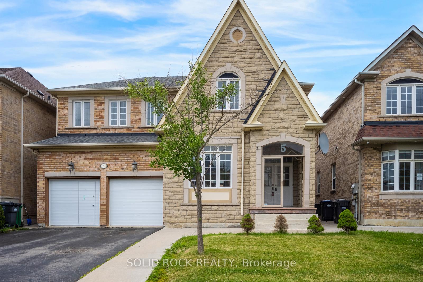 Photo 1 of 5 Freshspring Drive, Brampton, Sandringham-Wellington — HOMEH